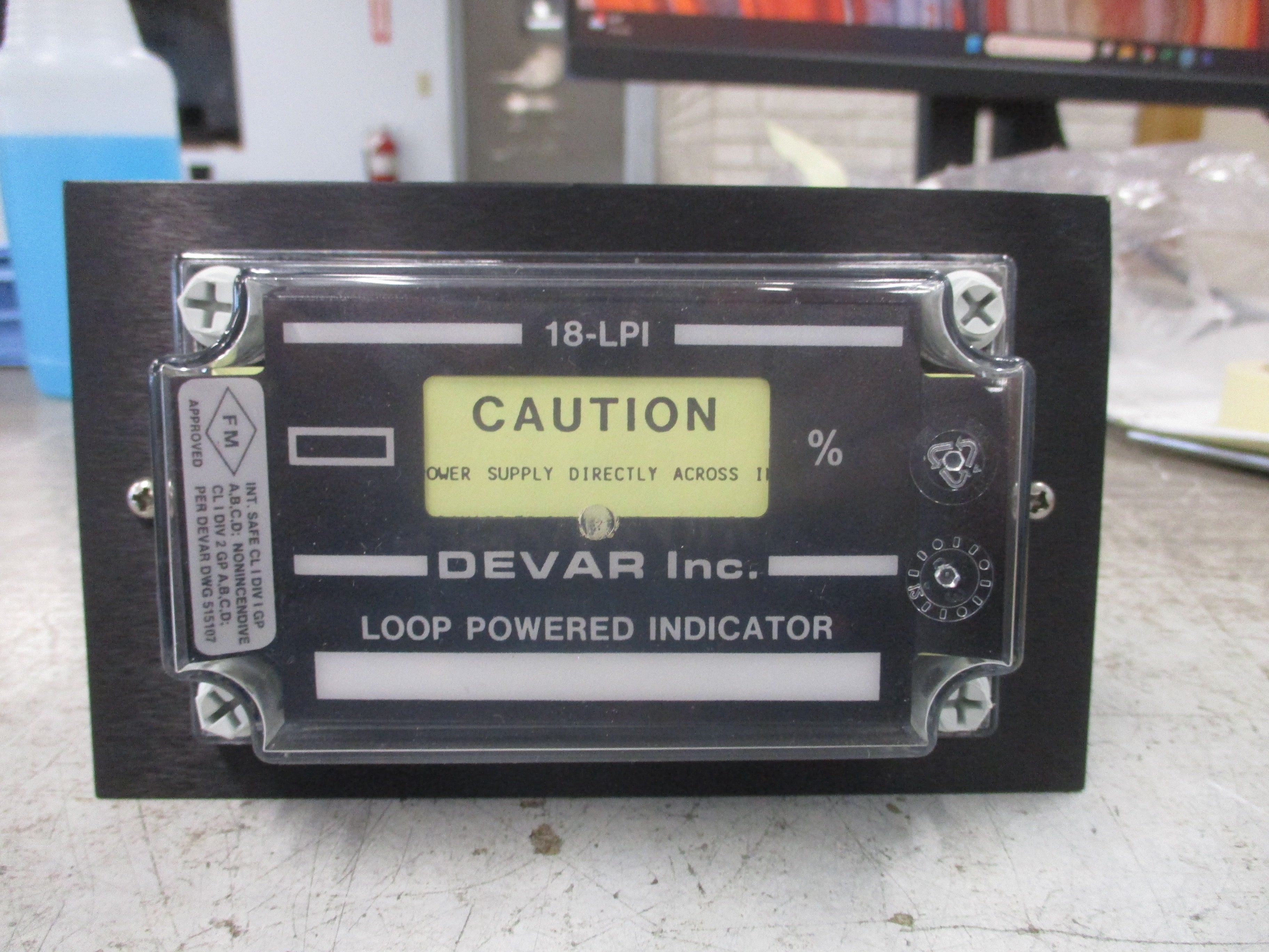 Devar Inc. Loop Powered Indicator 18-LPI *No Box* *Bent Corner*New Surplus