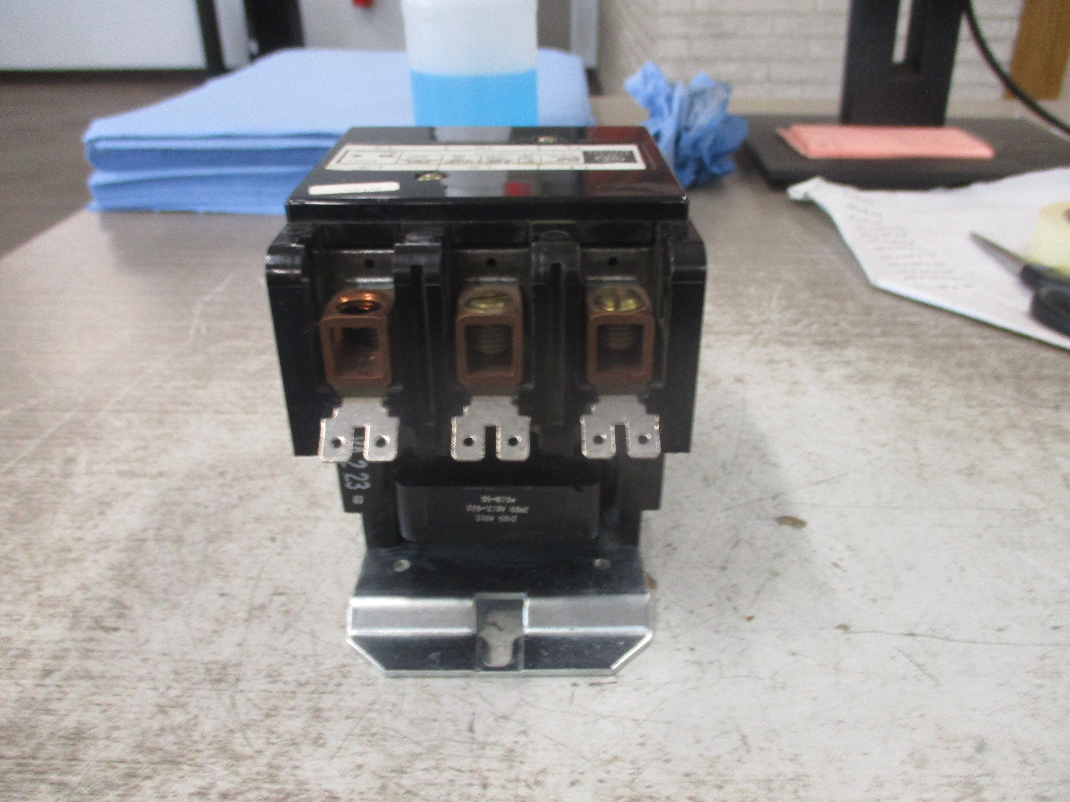 GE Contactor CR353EE3BA1AD 115-120V Coil 50A 600V 3P *Missing (4) Lugs* Used