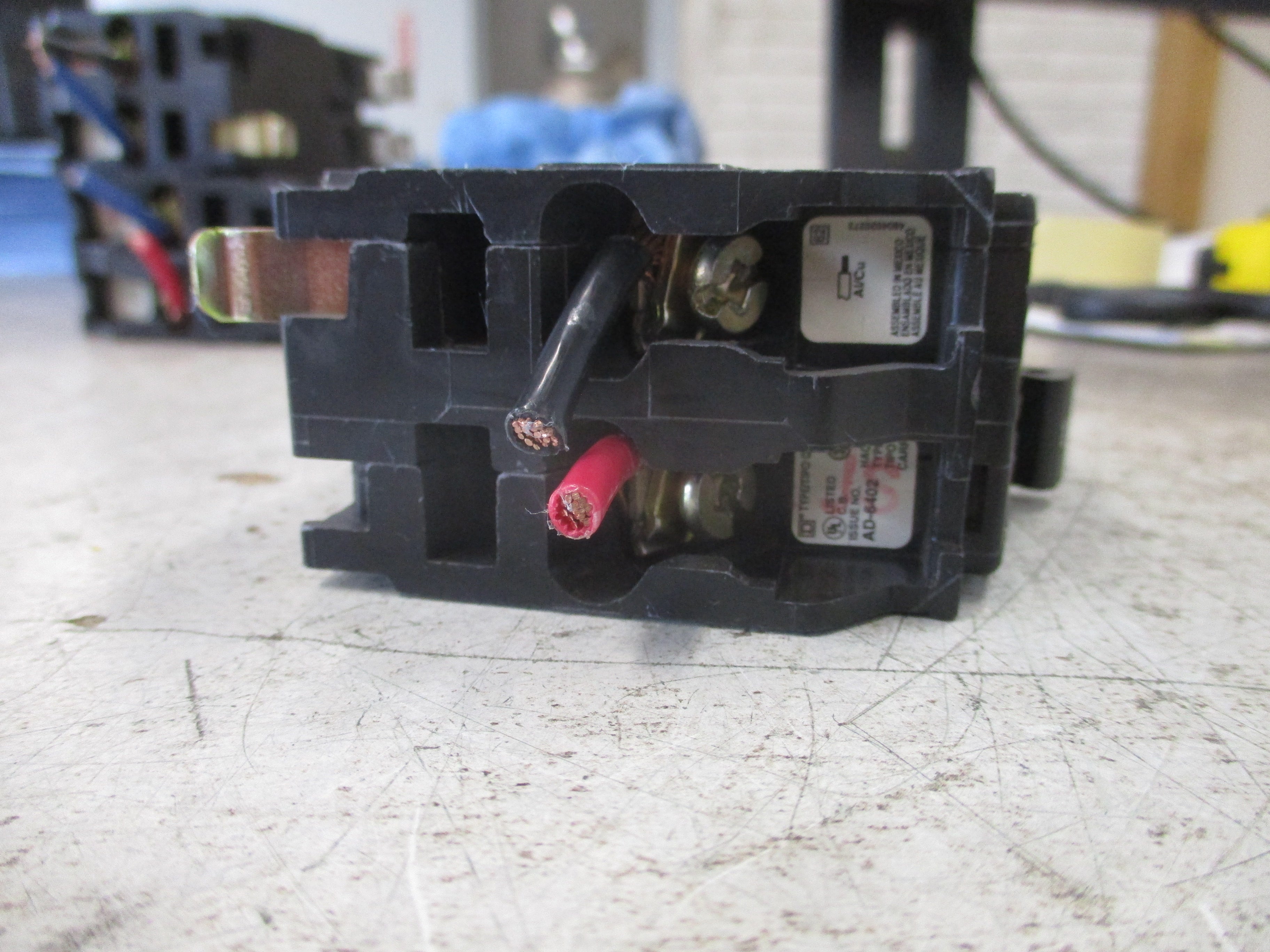 Square D Bolt-On Circuit Breaker QOB230VH 30A 120/240V 2P 22kA *(1) Screw* Used