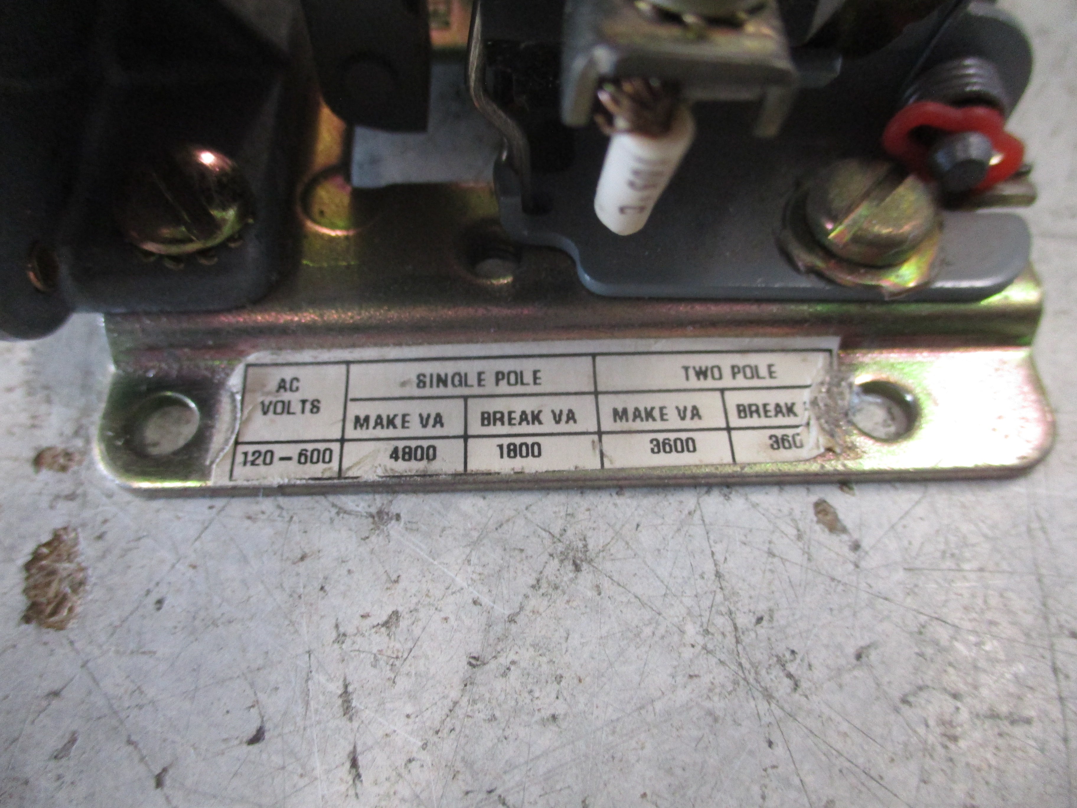 Square D Pneumatic Timing Relay 9050 AO 12E Ser. A 120V Coil Used