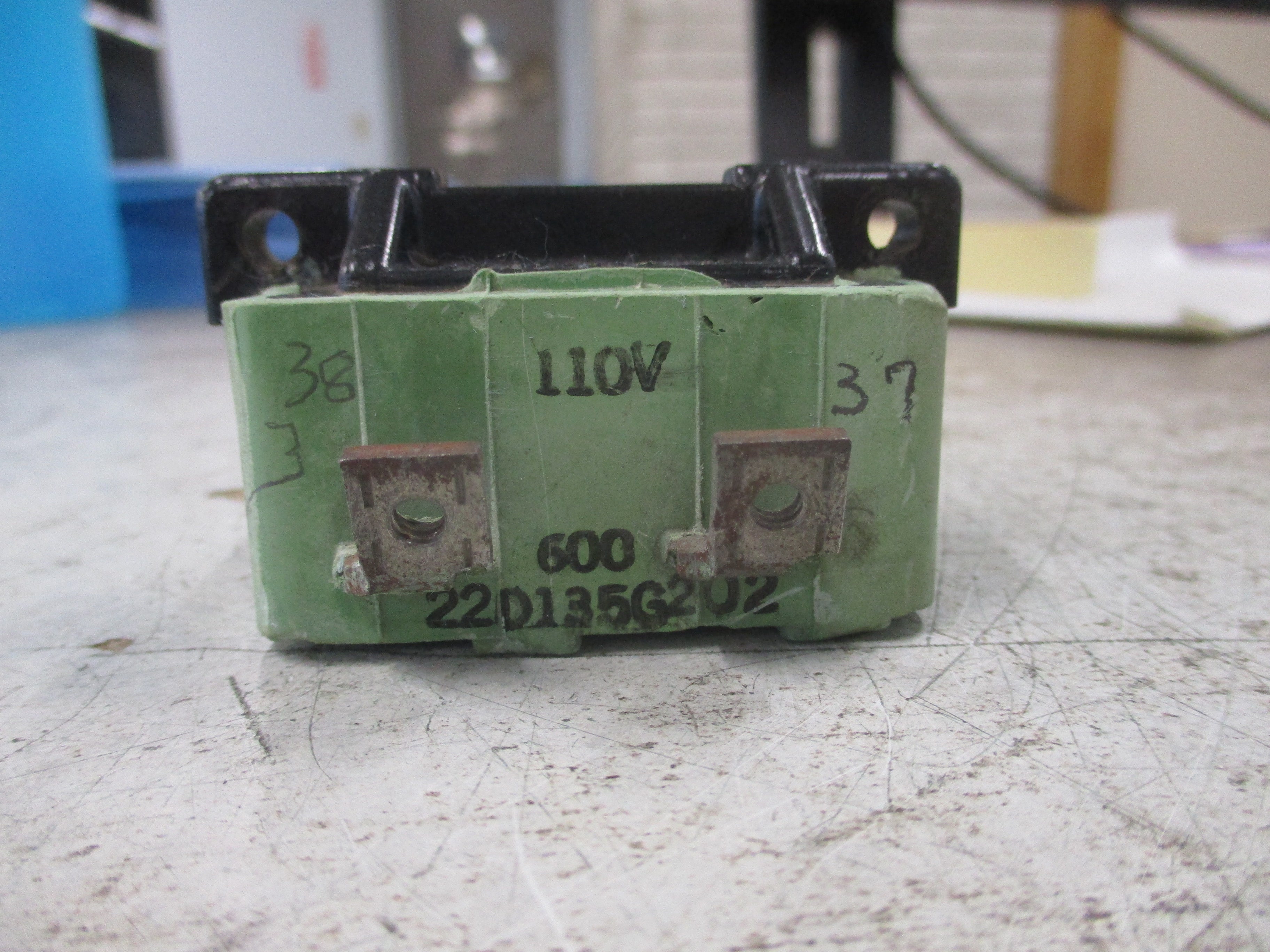 GE Magnetic Coil 22D135G202 110V 60Hz Used