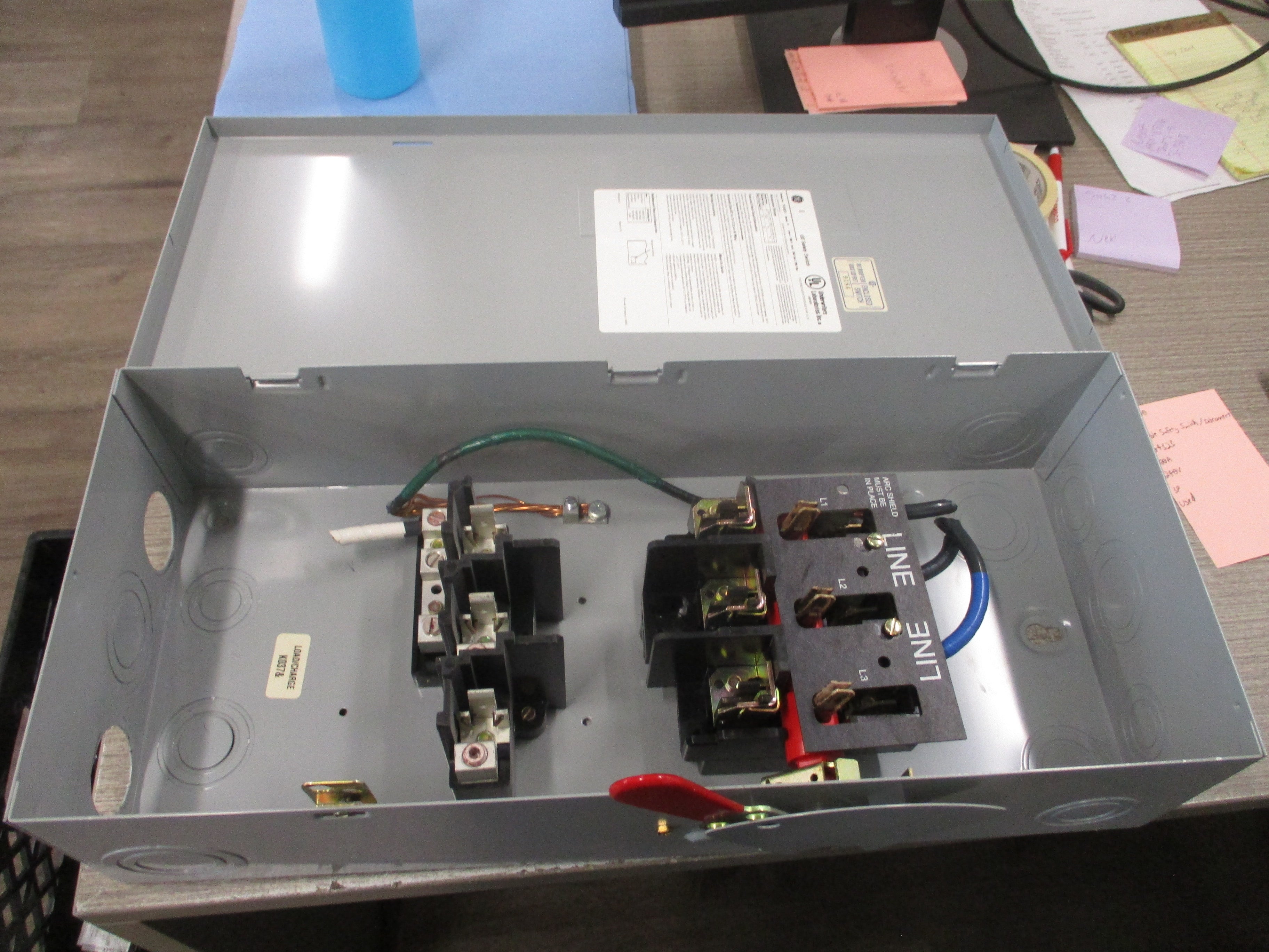 GE Fusible Safety Switch/Disconnect TG4323 100A 240V 3P Used