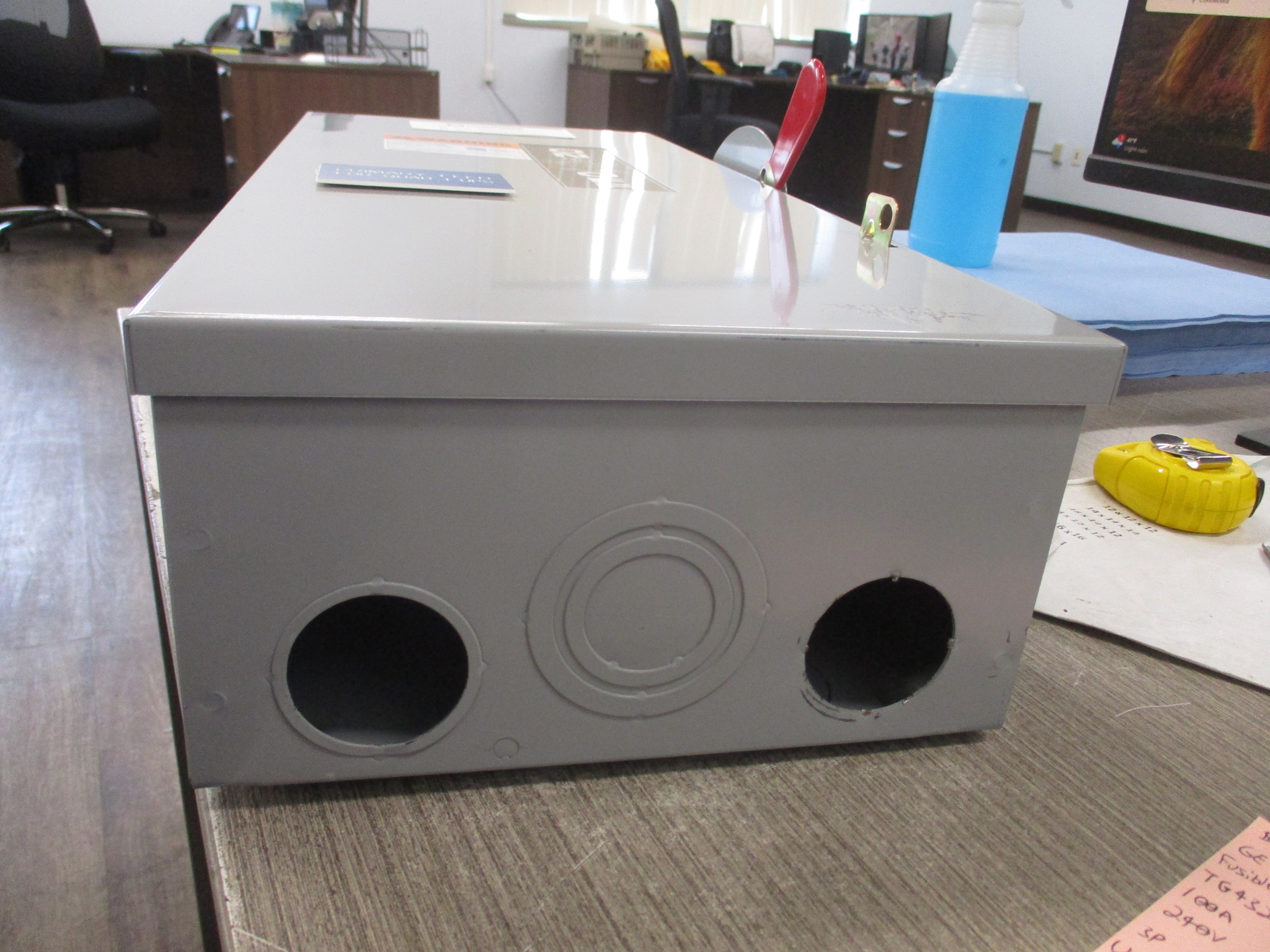 GE Fusible Safety Switch/Disconnect TG4323 100A 240V 3P Used