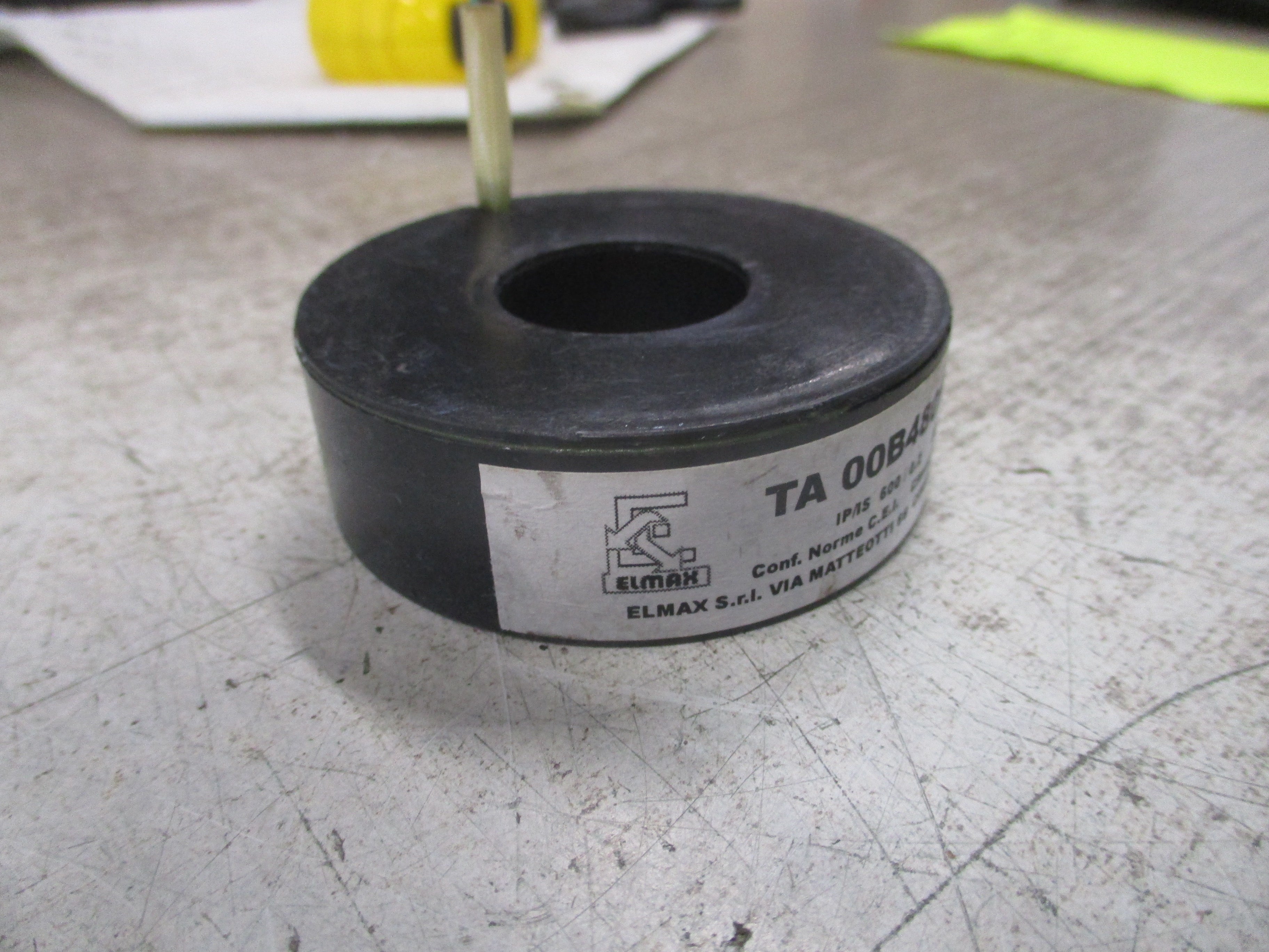 Elmax Current Transformer TA 00B48018P30 IP/IS 600/0.2 50-60Hz Used