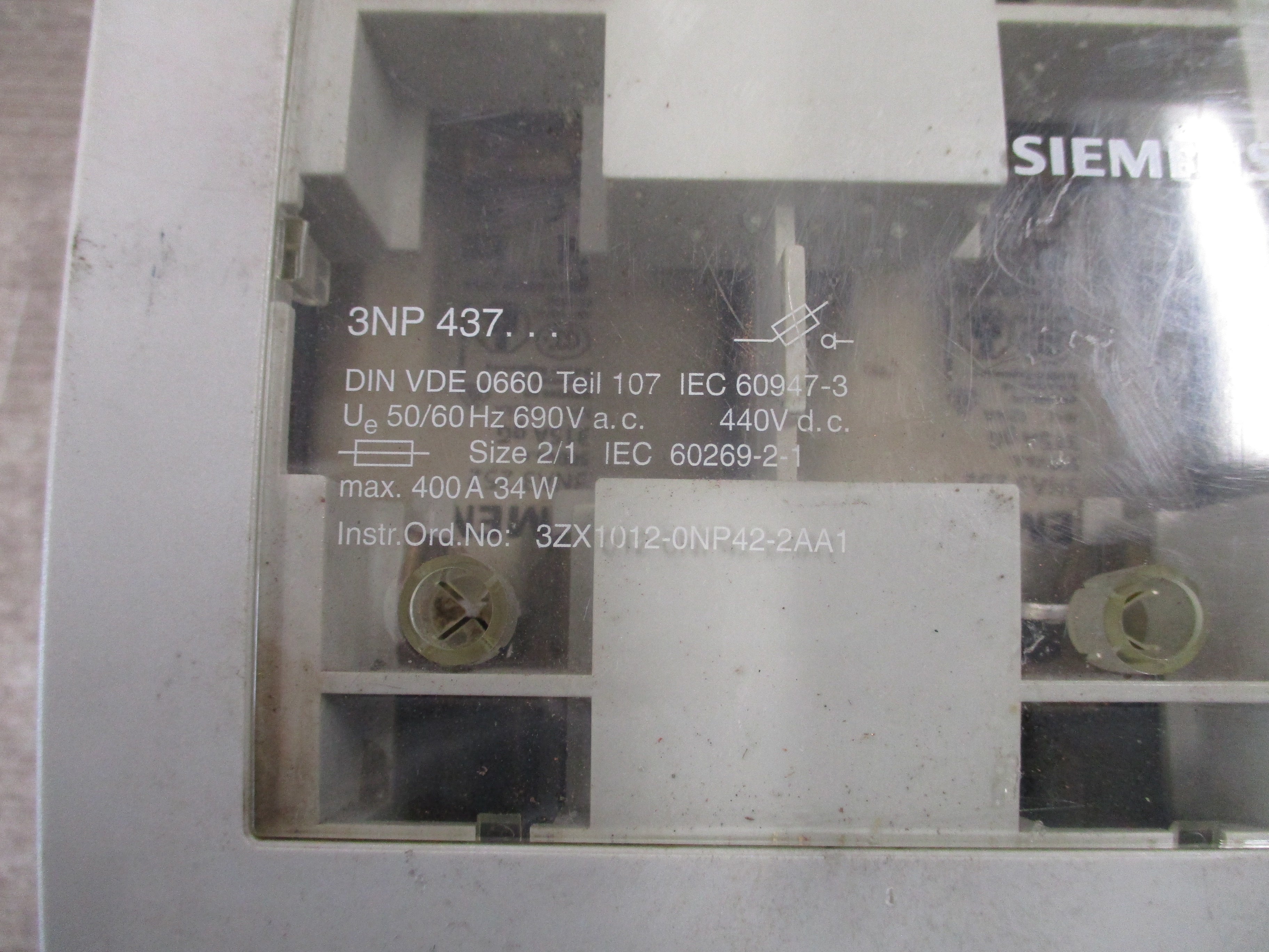 Siemens Fusible Disconnect Switch 3NP 437 690VAC 50/60Hz 400A 34W (3) 315A Fuses