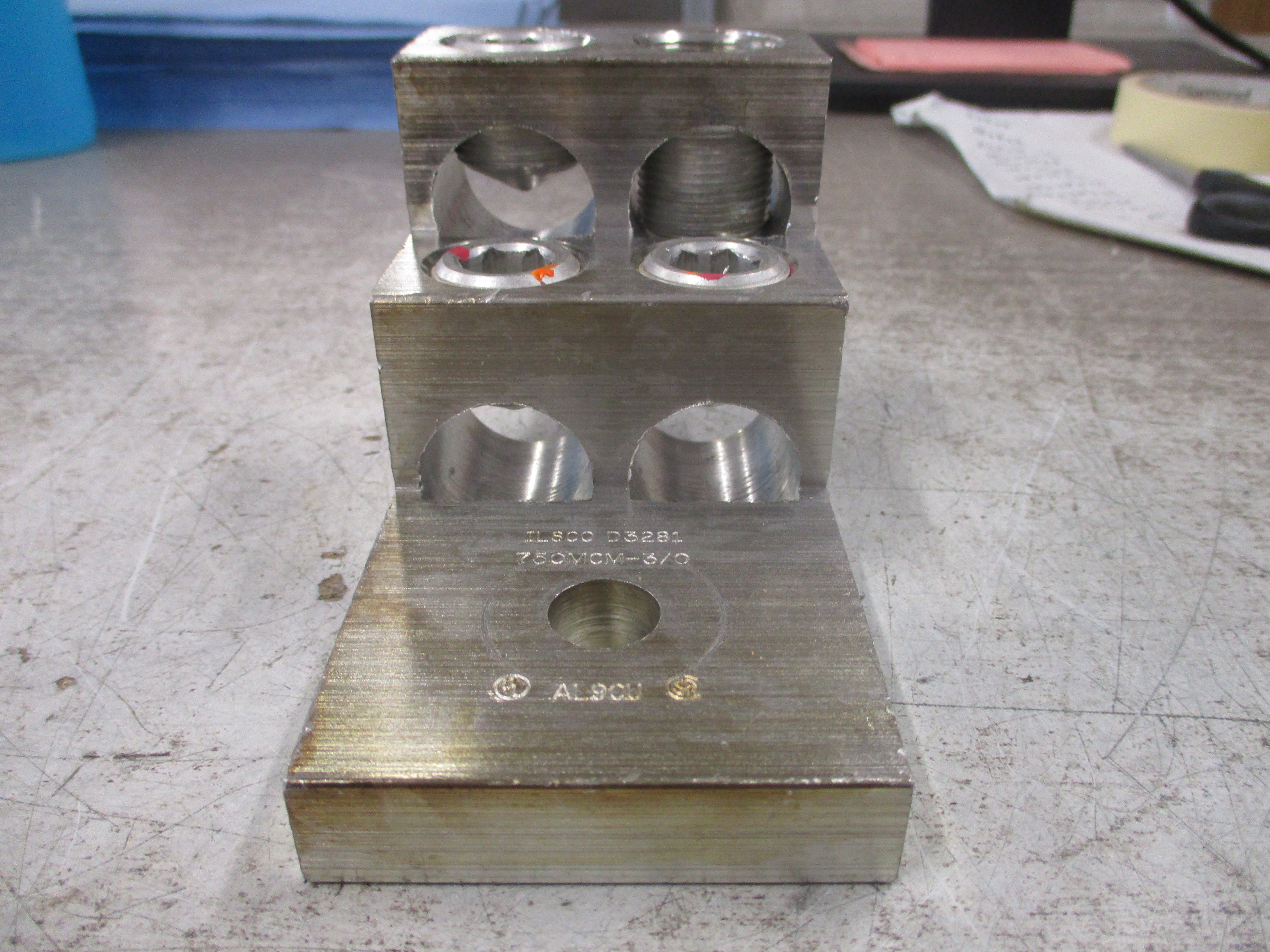 ILSCO Aluminum Mechanical Lug D3281 750MCM-3/0 Used