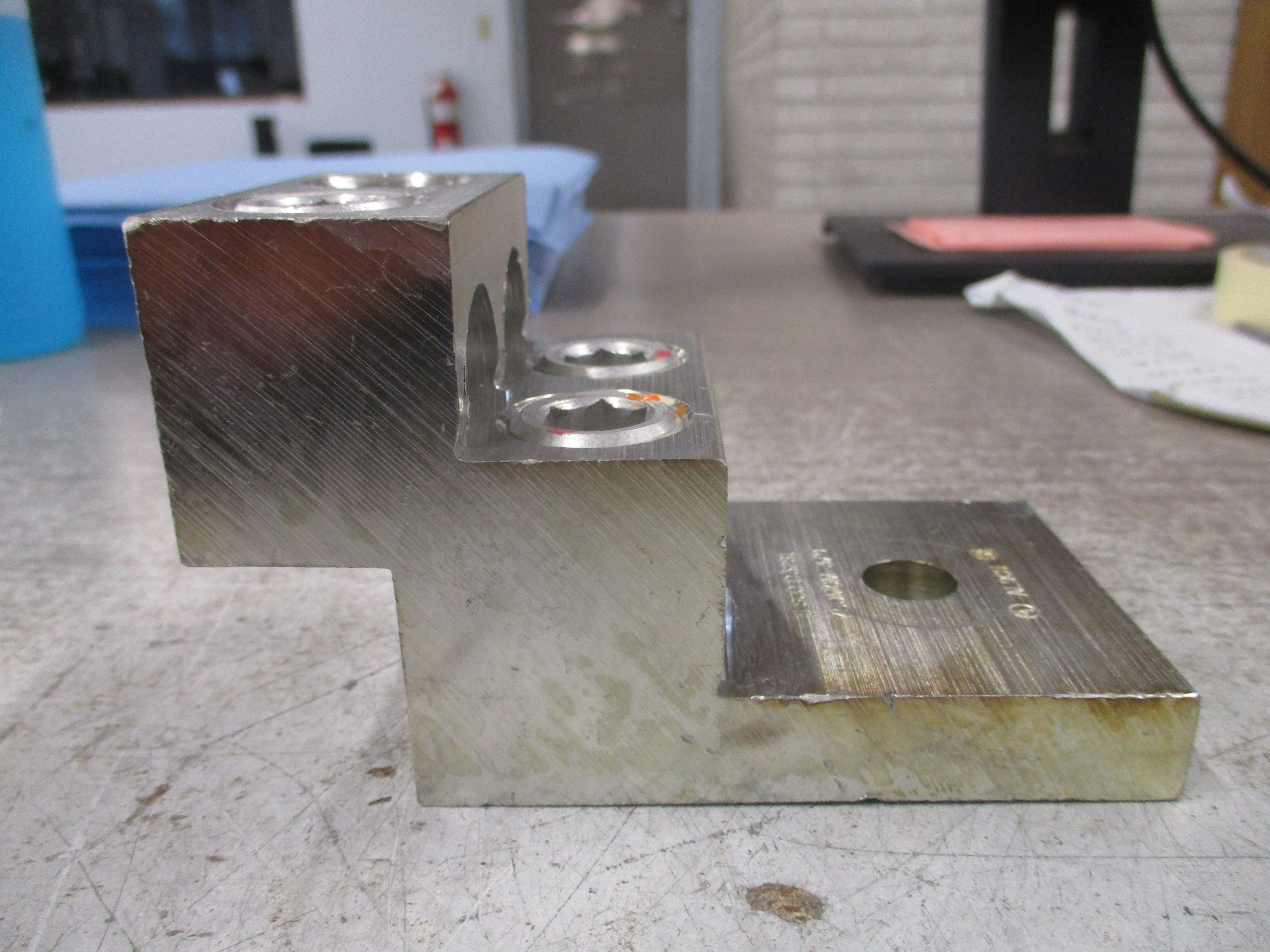 ILSCO Aluminum Mechanical Lug D3281 750MCM-3/0 Used