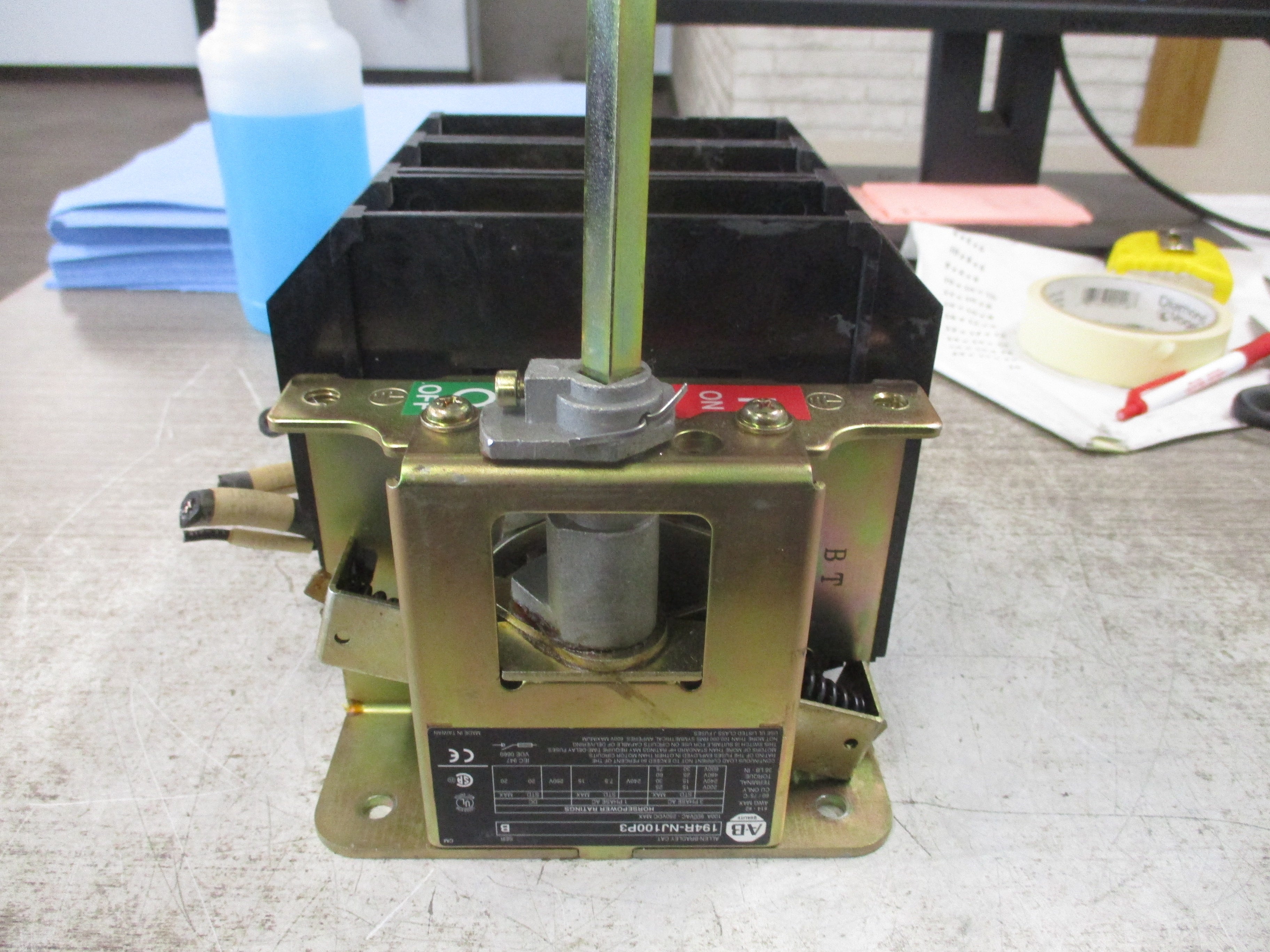 Allen-Bradley Fusible Disconnect Switch 194R-NJ100P3 Ser. B 100A 600V 3Ph Used.