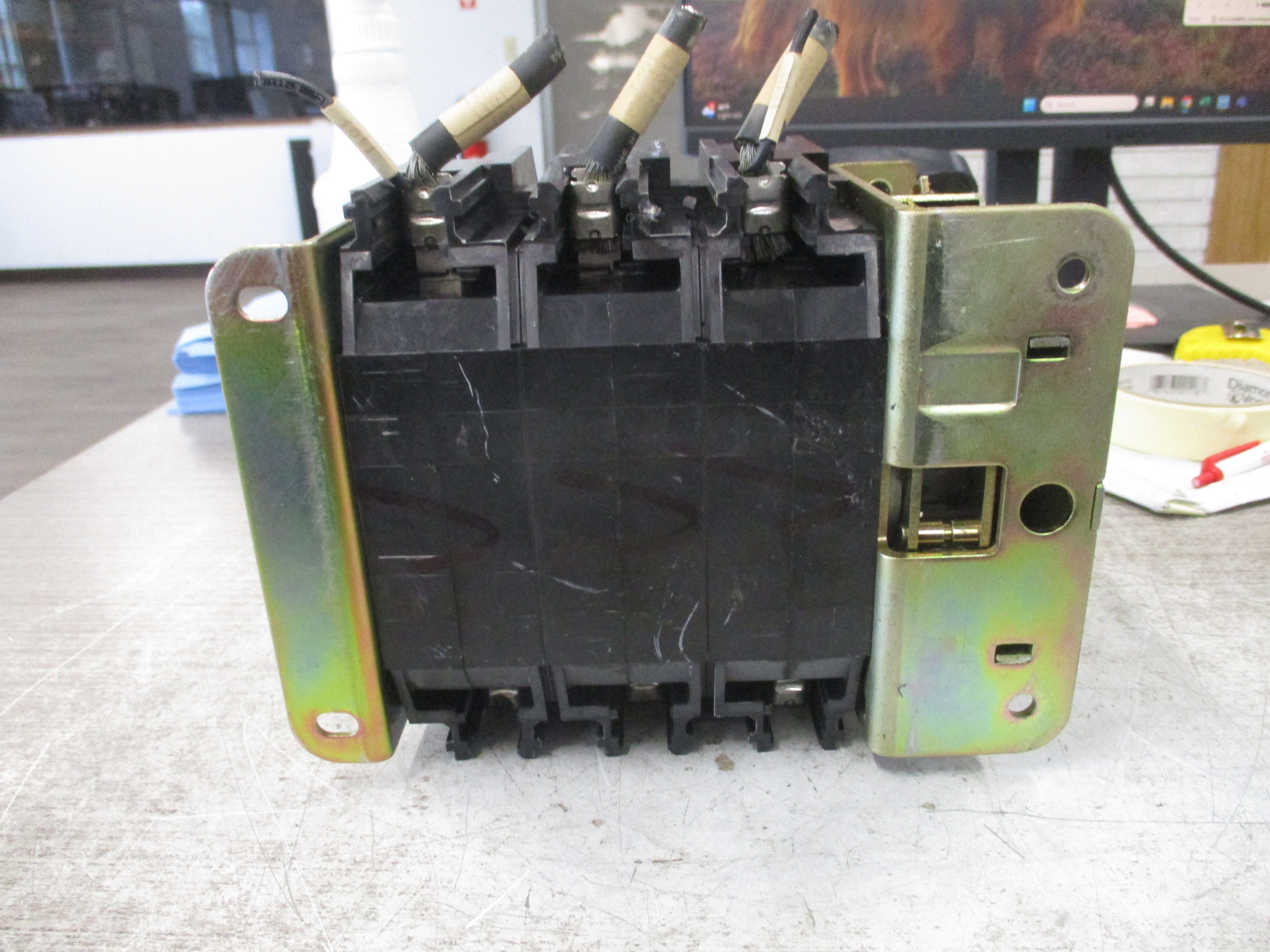 Allen-Bradley Fusible Disconnect Switch 194R-NJ100P3 Ser. B 100A 600V 3Ph Used.