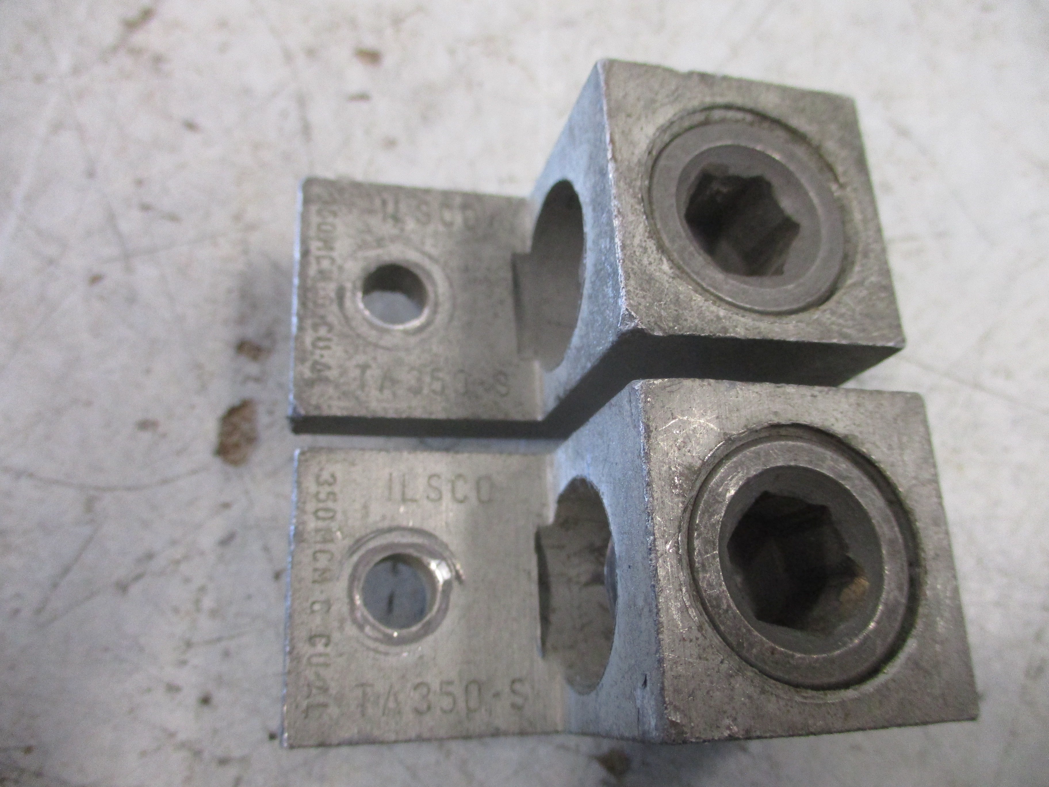 Ilsco Mechanical Lug TA350-S 350 MCM *Lot of 2* Used