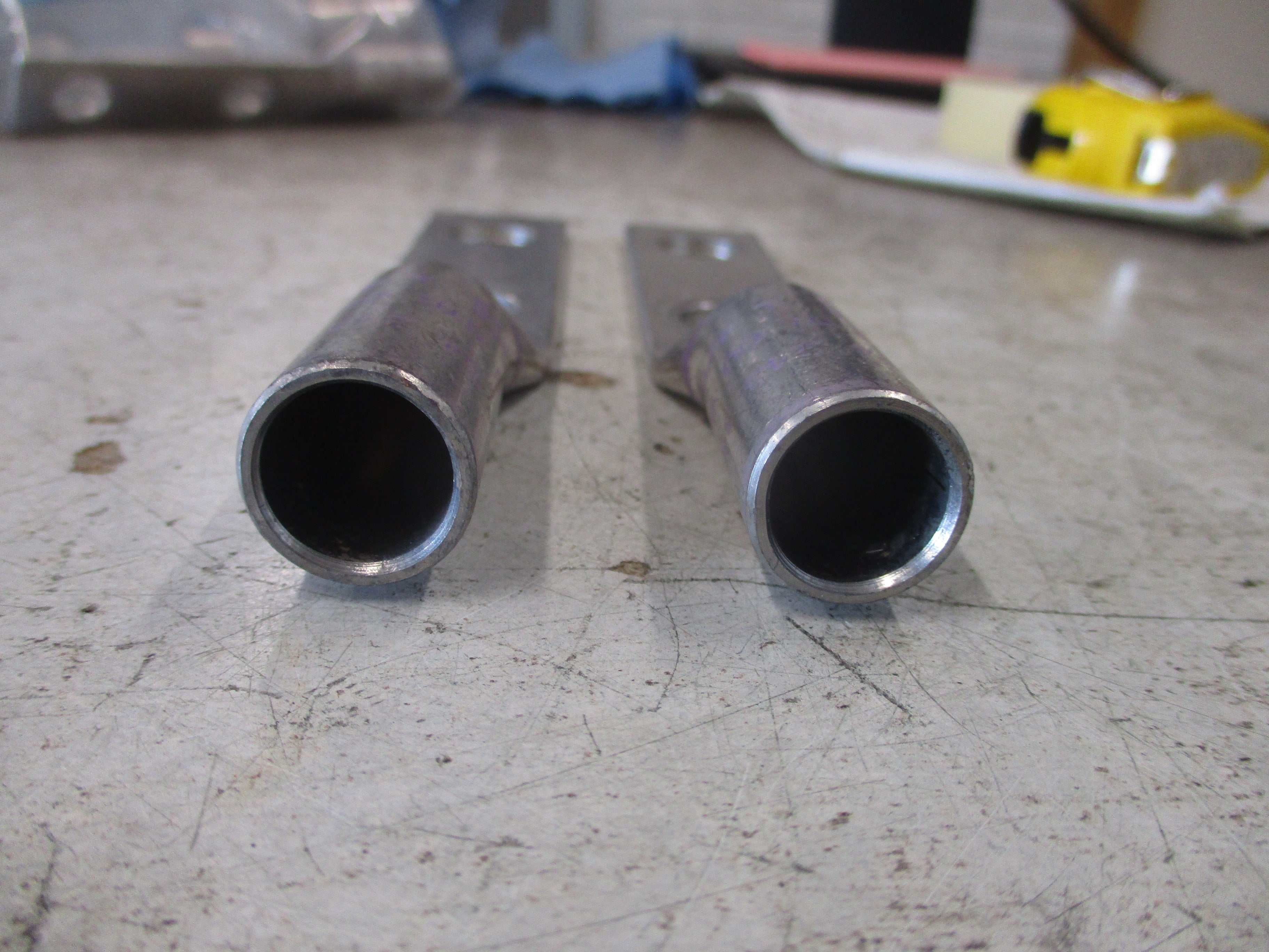 Burndy Crimp Lug 54 243 15 4/0 STR *No Box* *Lot of 2* New Surplus