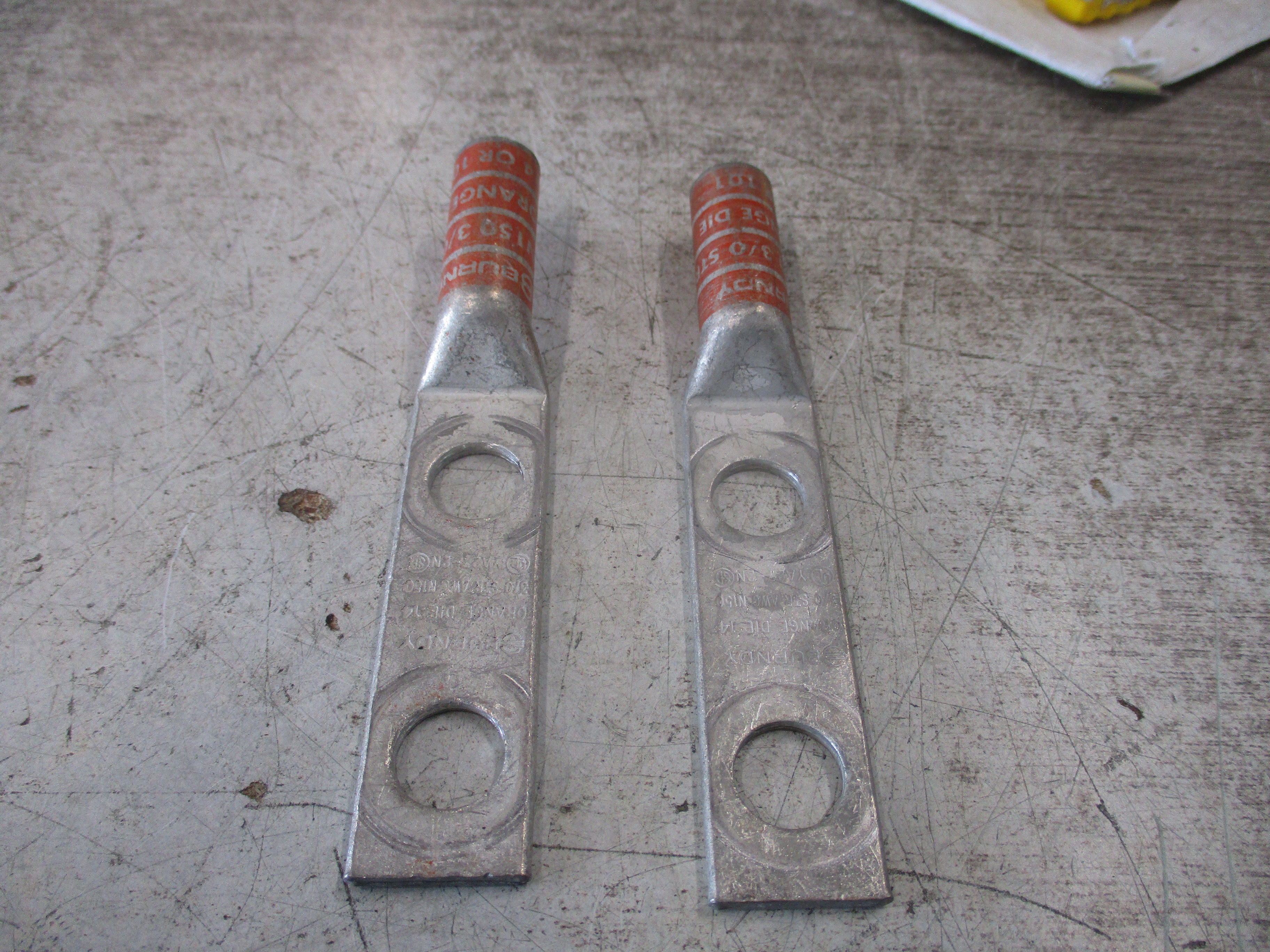 Burndy Crimp Lug YA27-2N 3/0 STR AWG 2-Hole *No Box* *Lot of 2* New Surplus