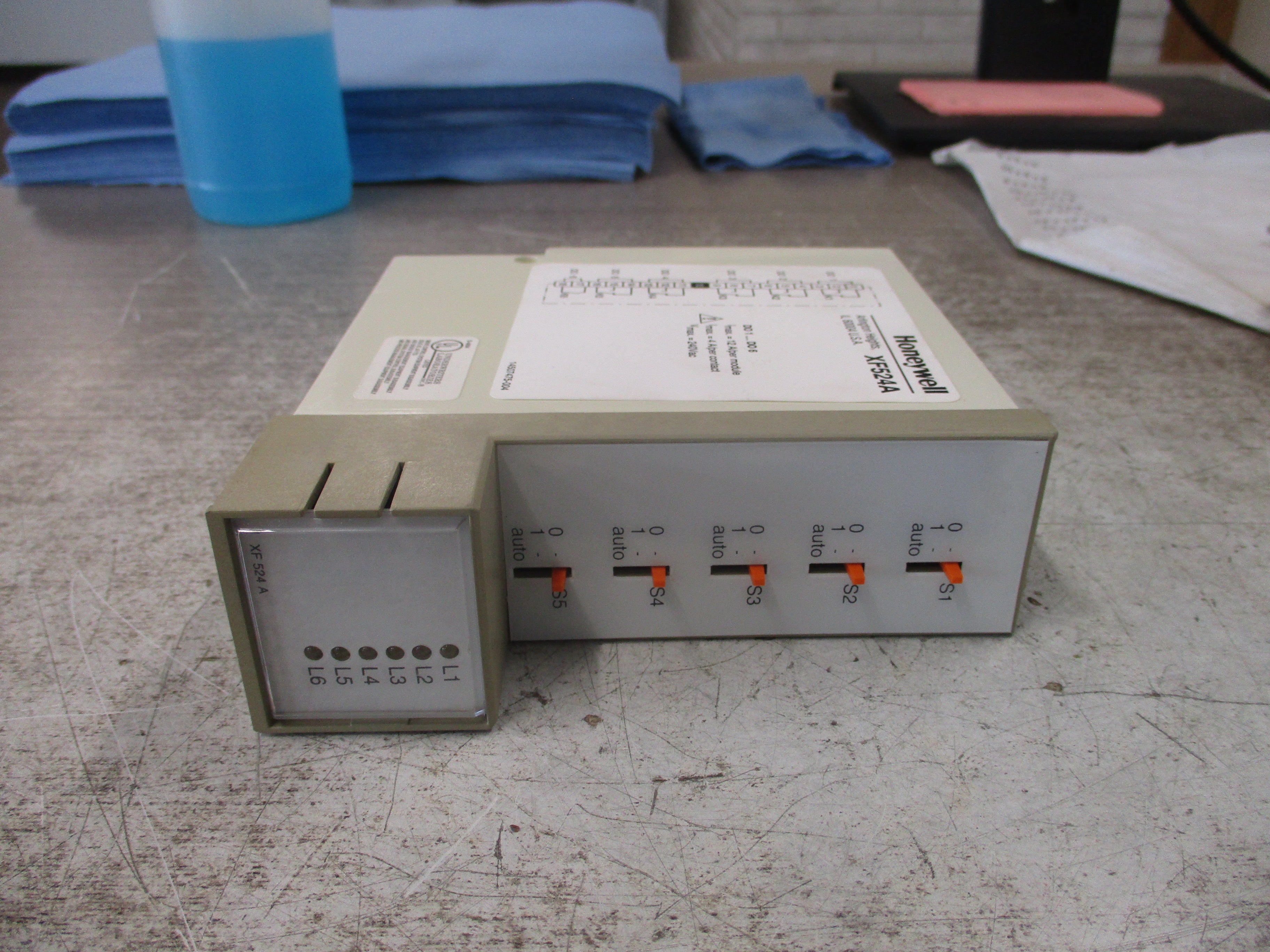 Honeywell Digital Output Module XF524A Used