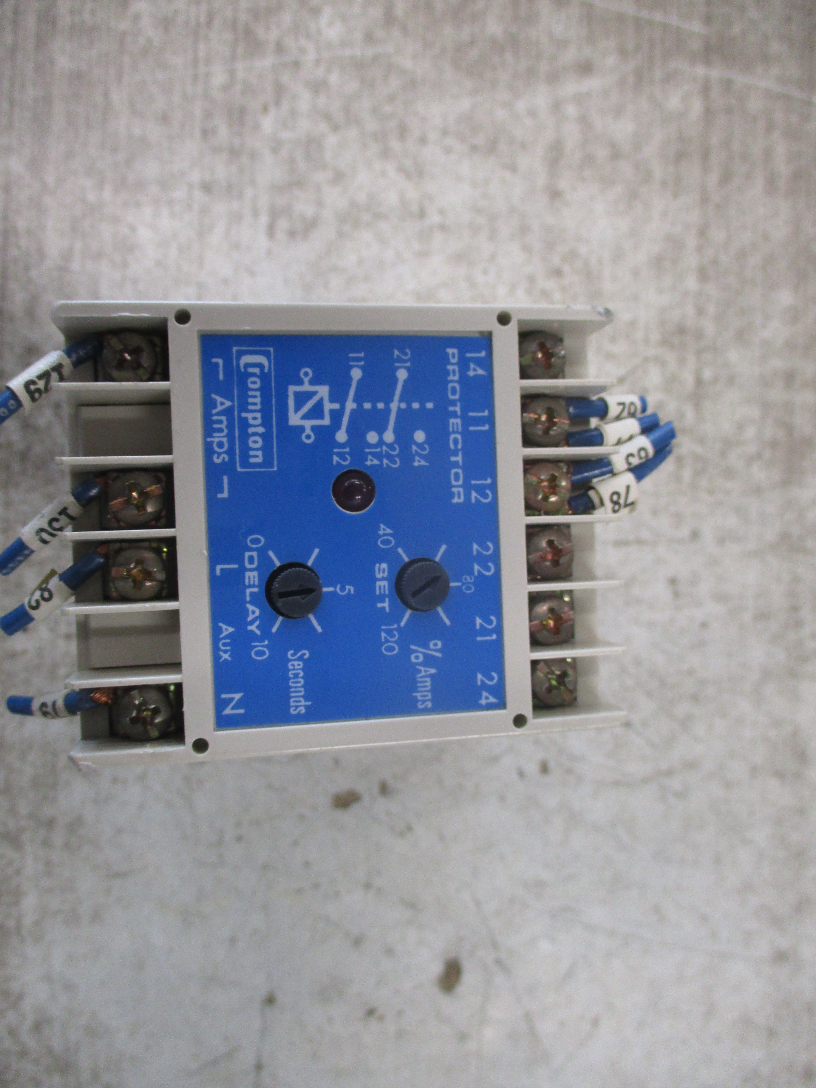 Crompton Protector Relay 252-PAOU-LSBX Used