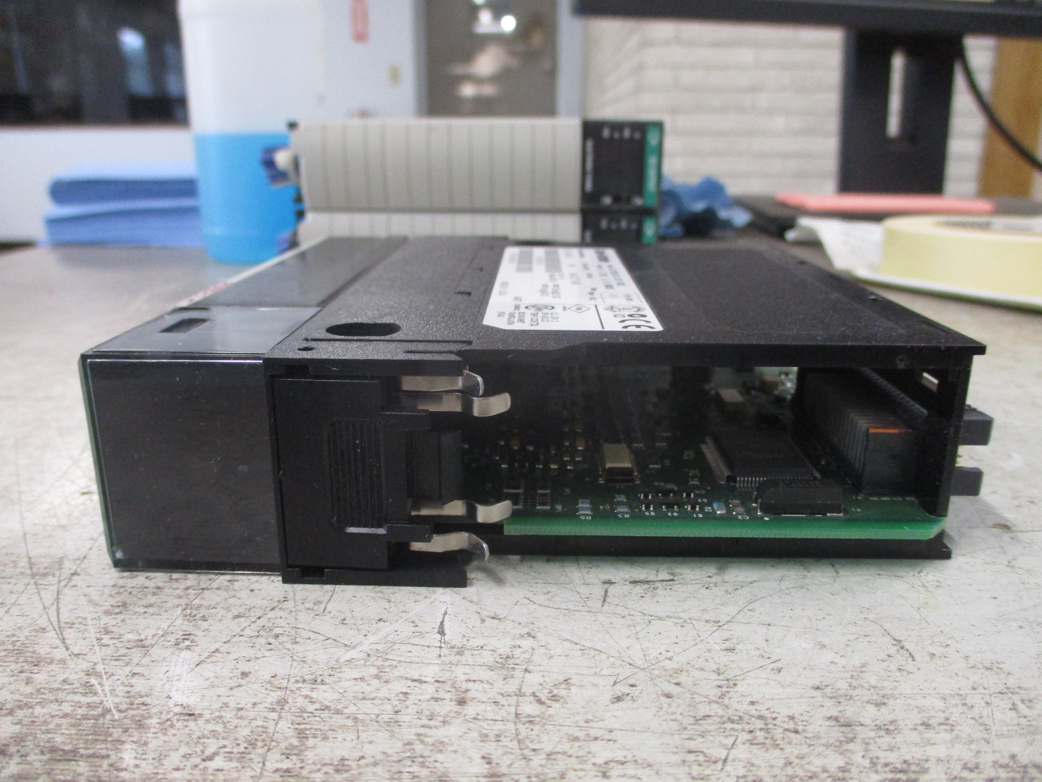 Allen-Bradley ControlLogix DC Efused Output Module 1756-OB16E Ser. A Rev. P01