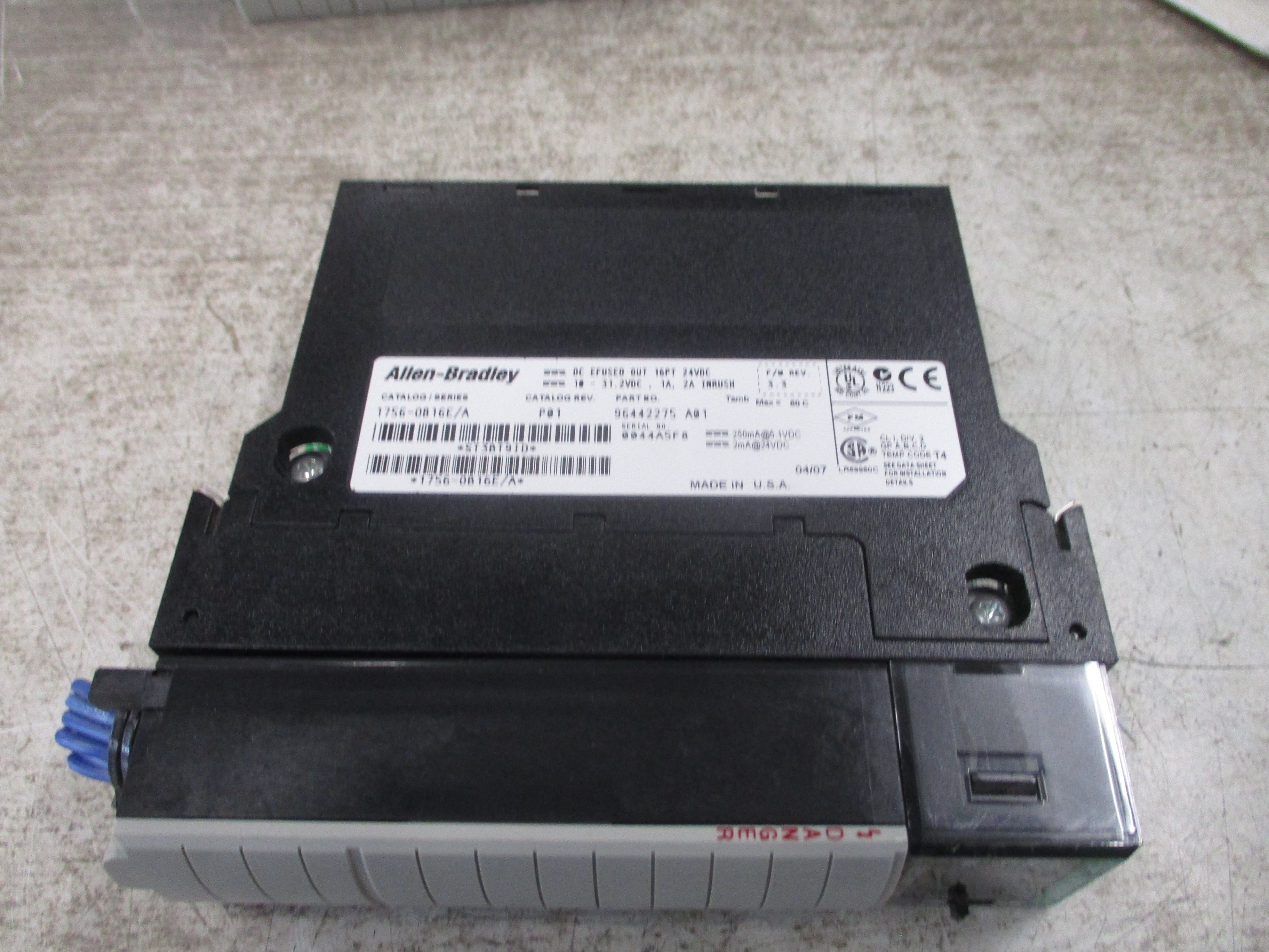 Allen-Bradley ControlLogix DC Efused Output Module 1756-OB16E Ser. A Rev. P01
