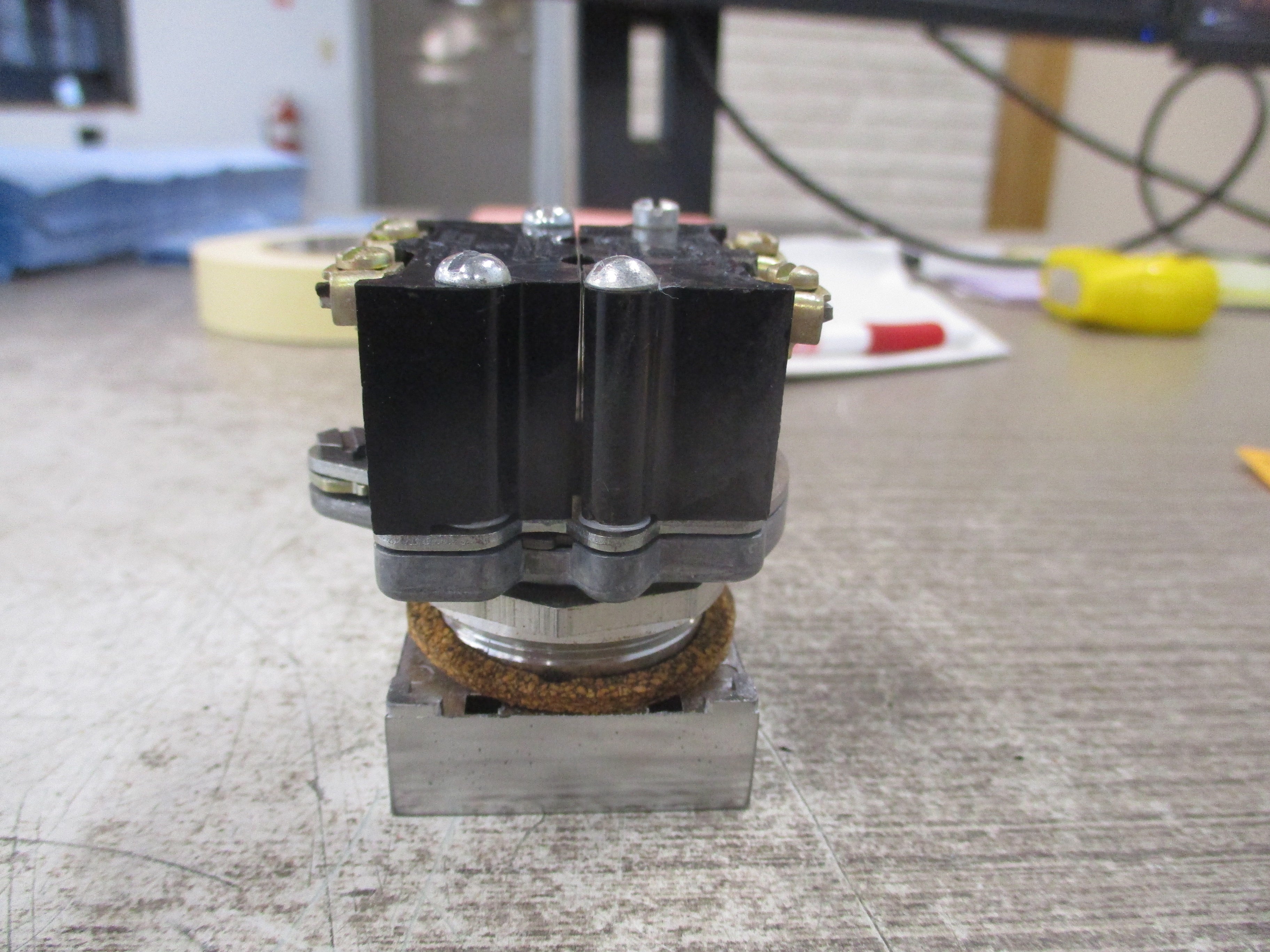 Cutler-Hammer Compact Pushbutton Indicating Light E30CG 12V New Surplus