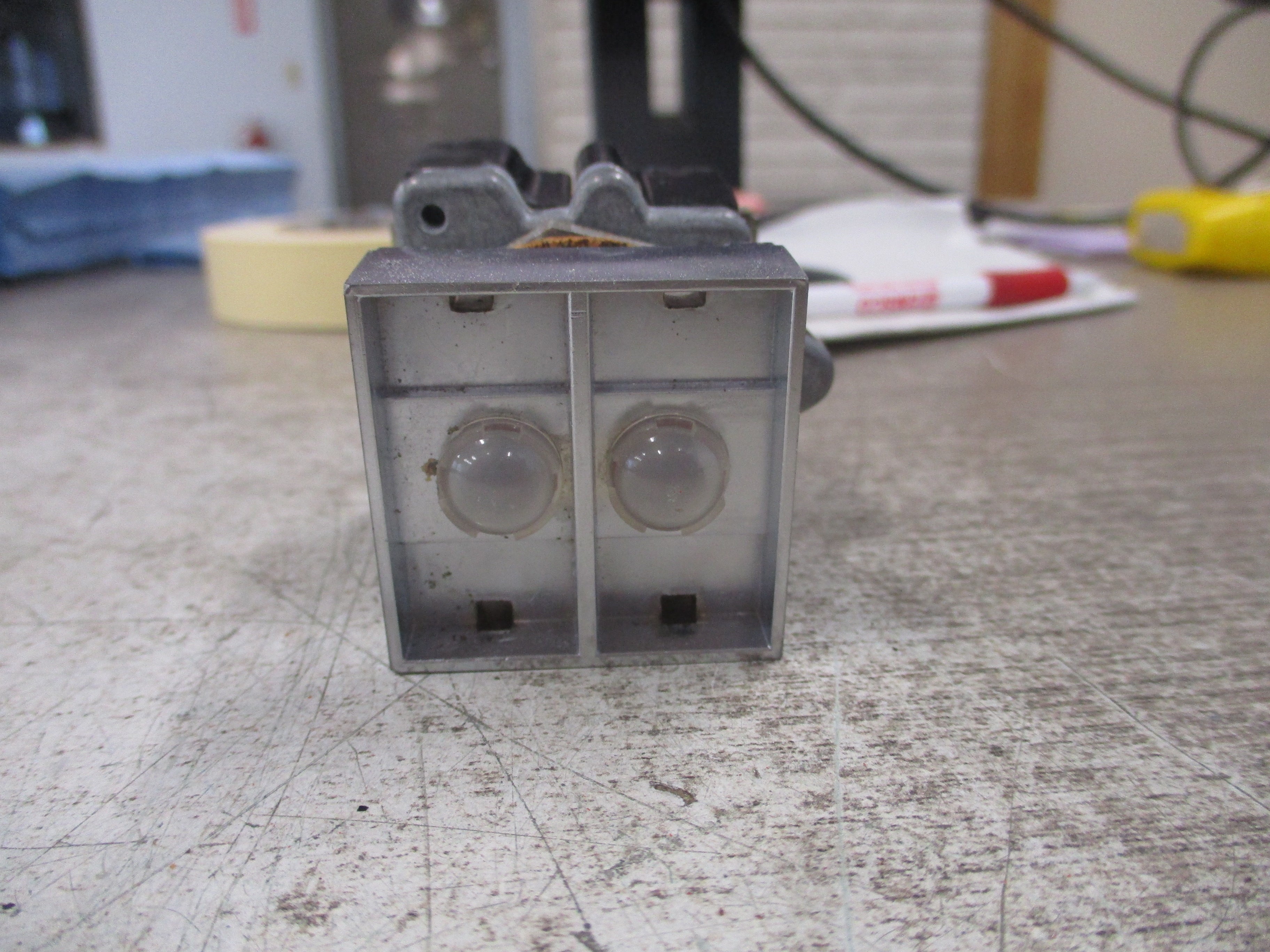 Cutler-Hammer Compact Pushbutton Indicating Light E30CG 12V New Surplus