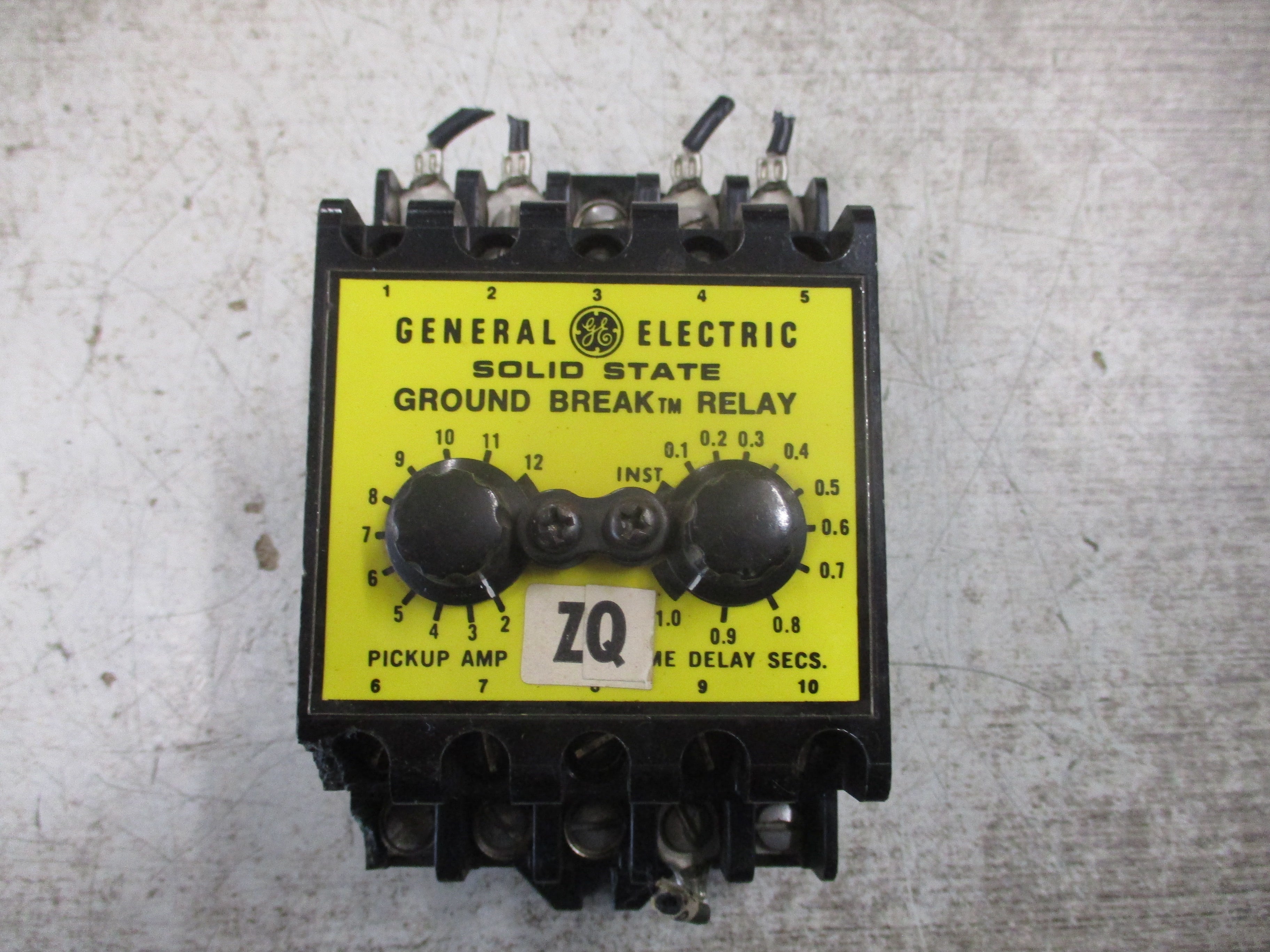 GE Solid State Ground Relay TGMR1 2-12A .1-1 Time Delay *Chipped Corner* Used