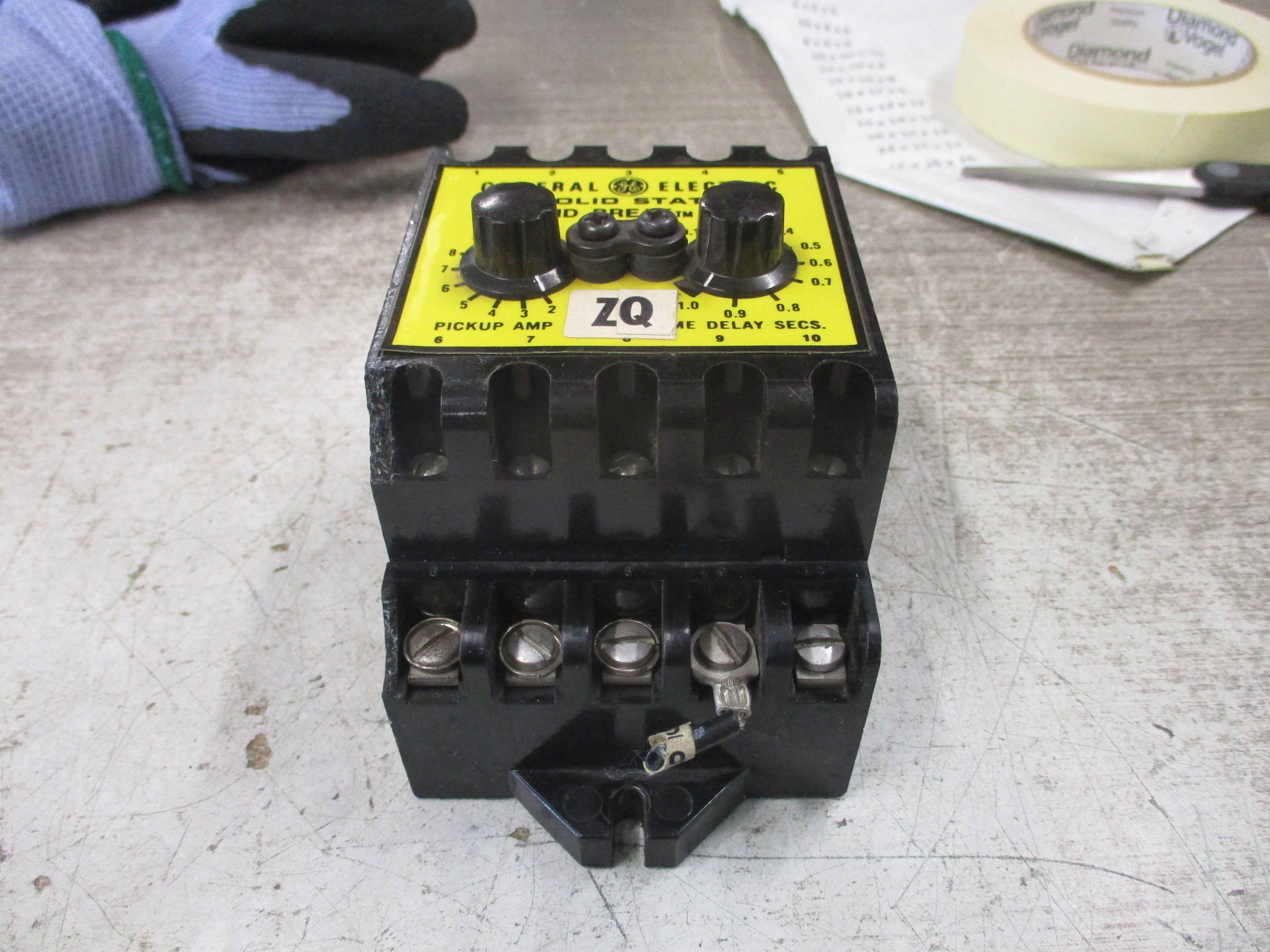 GE Solid State Ground Relay TGMR1 2-12A .1-1 Time Delay *Chipped Corner* Used