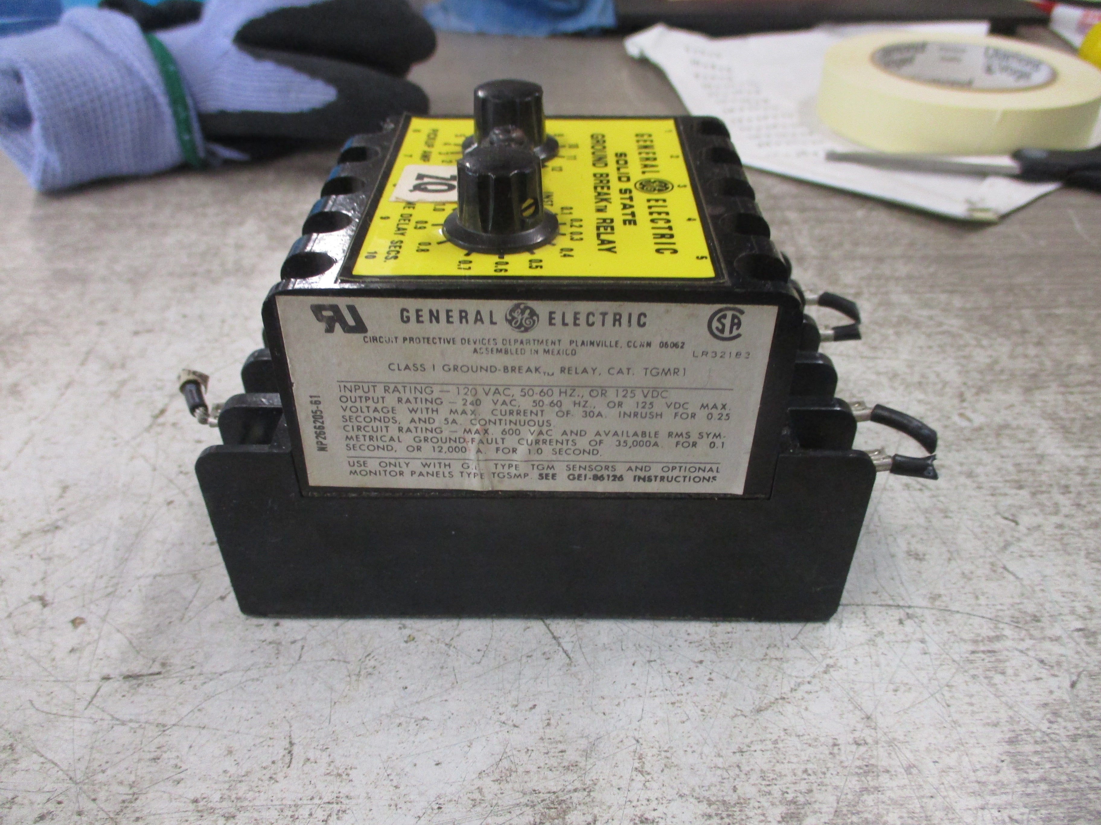 GE Solid State Ground Relay TGMR1 2-12A .1-1 Time Delay *Chipped Corner* Used