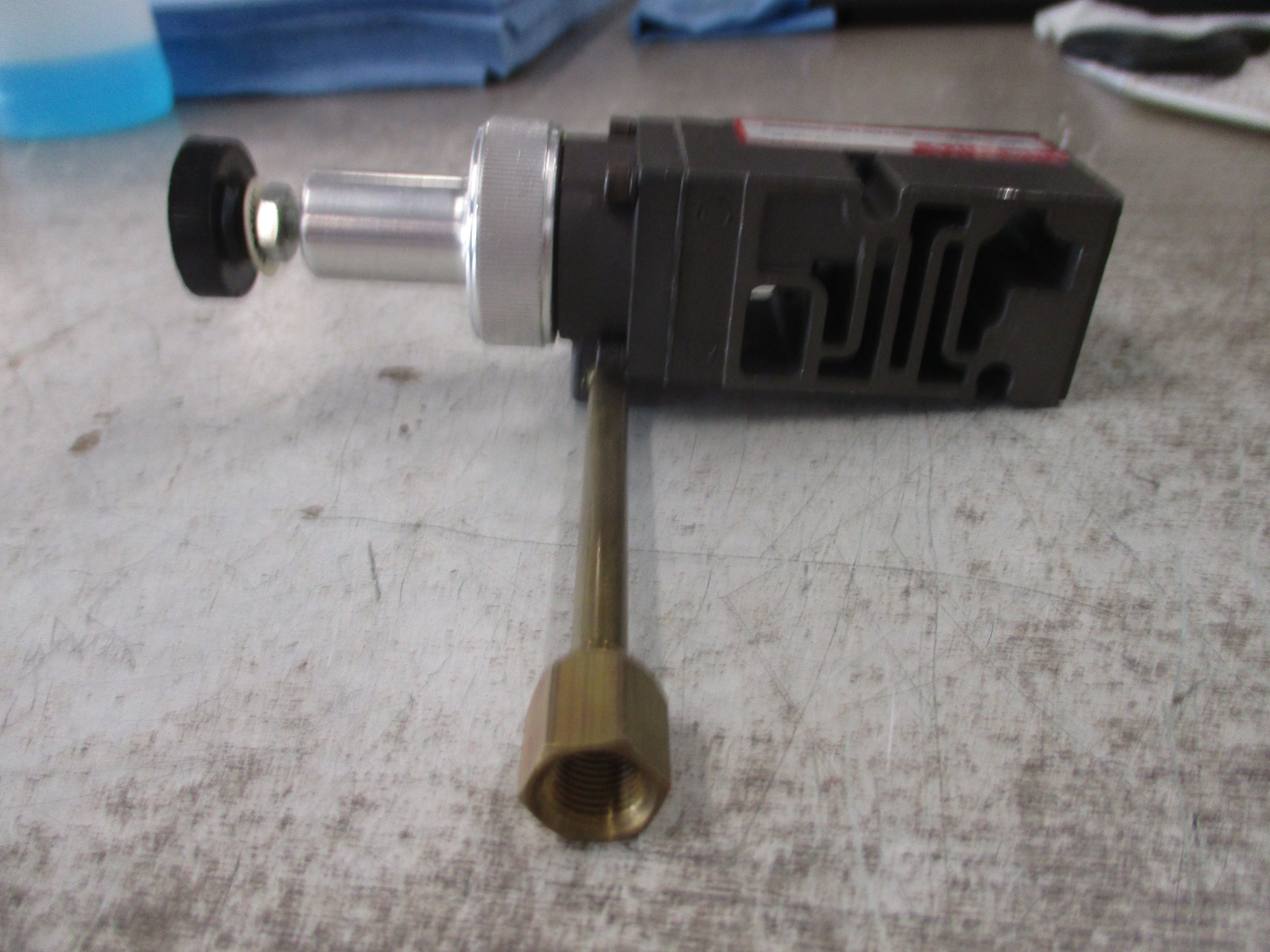 Numatics Pneumatic Regulator 081RS100J000000 Used