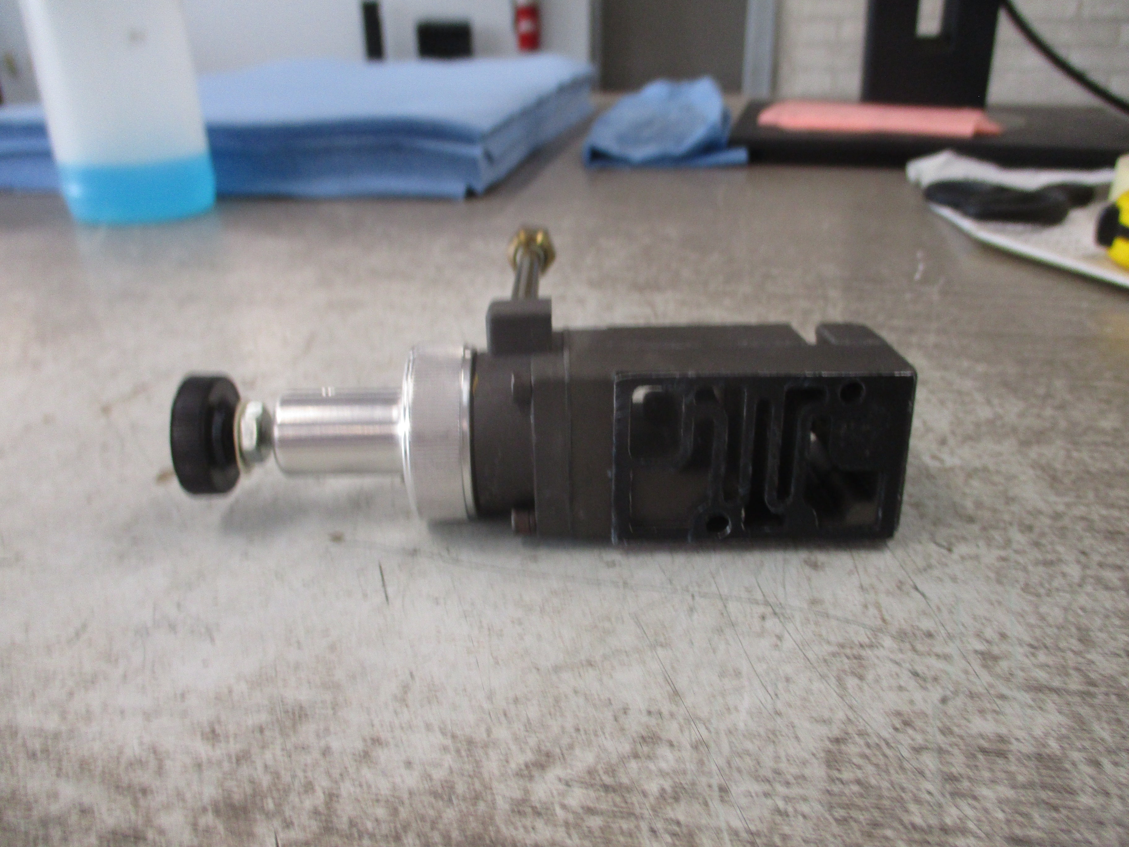 Numatics Pneumatic Regulator 081RS100J000000 Used