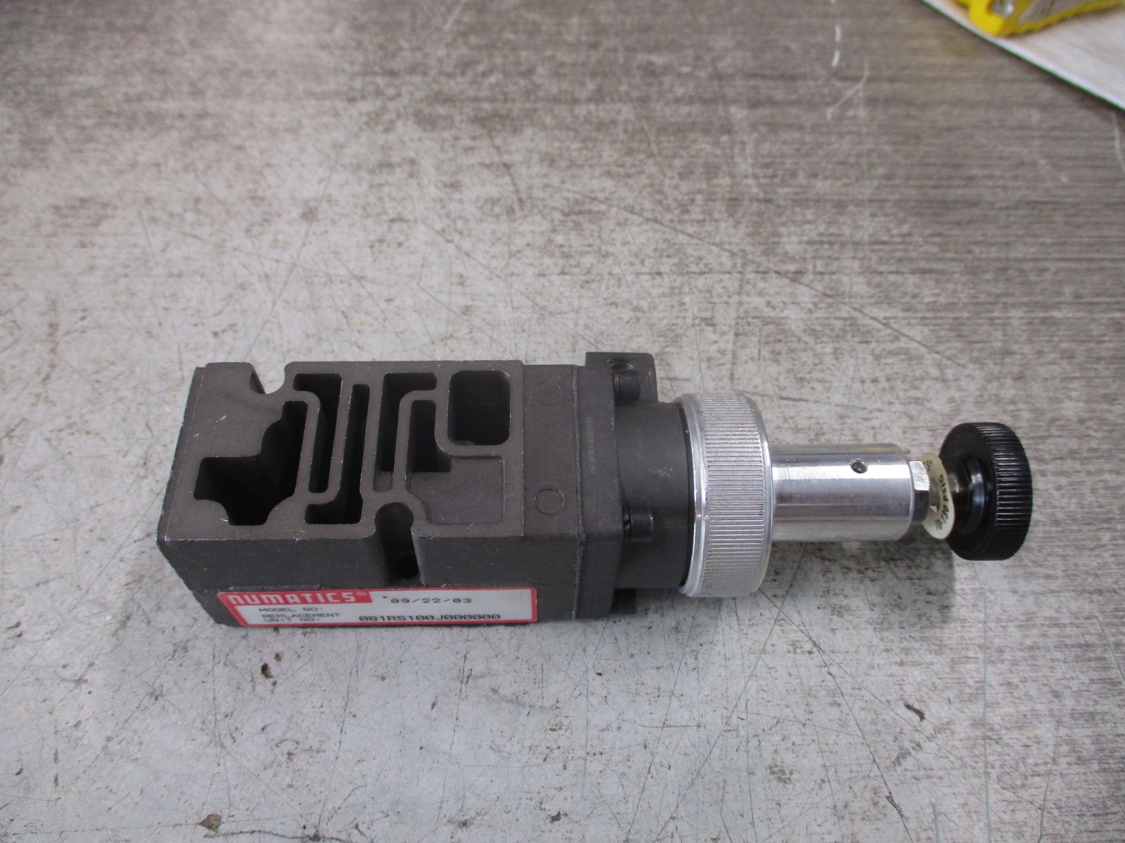 Numatics Pneumatic Regulator 081RS100J000000 Used