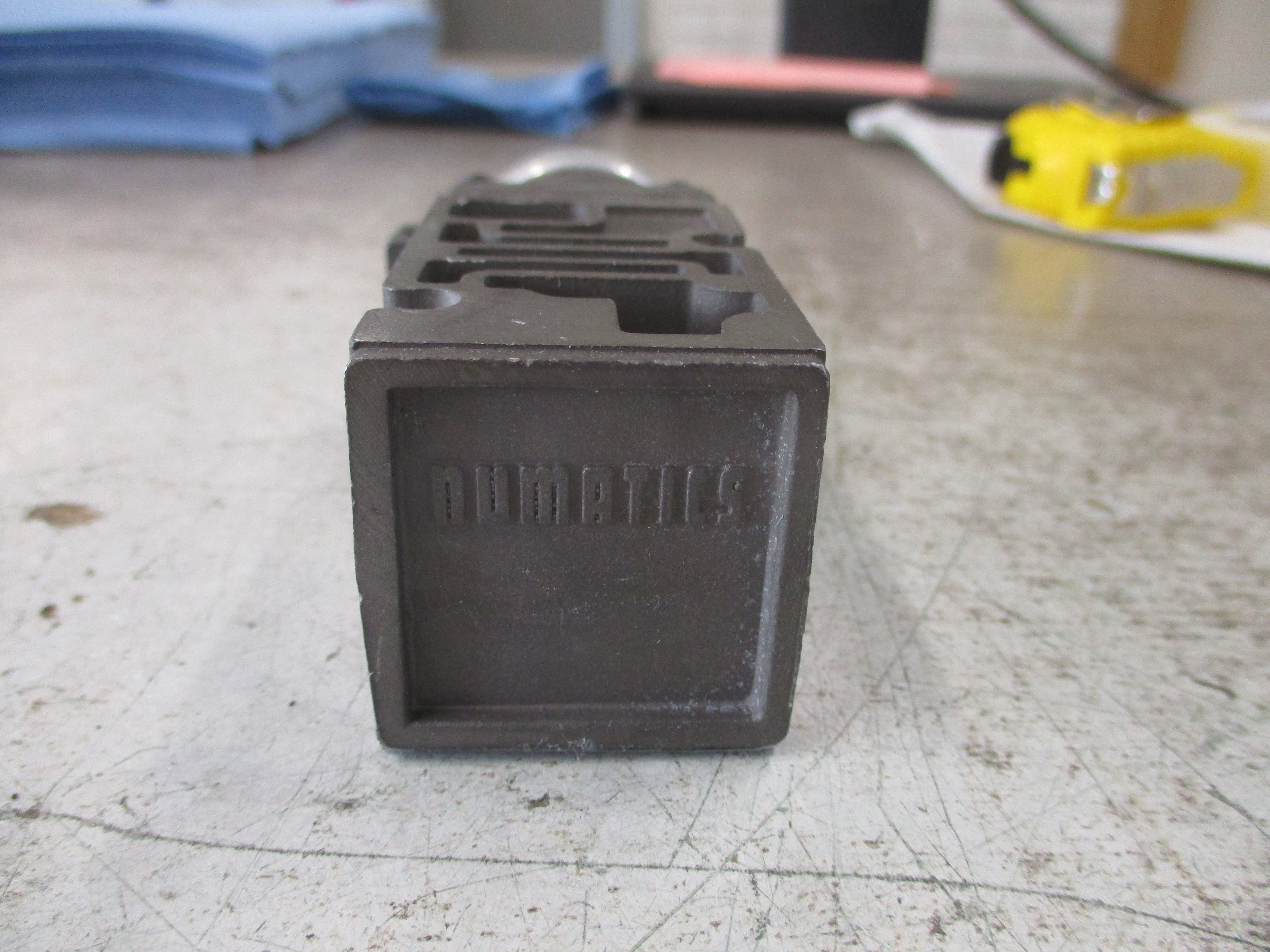Numatics Pneumatic Regulator 081RS100J000000 Used