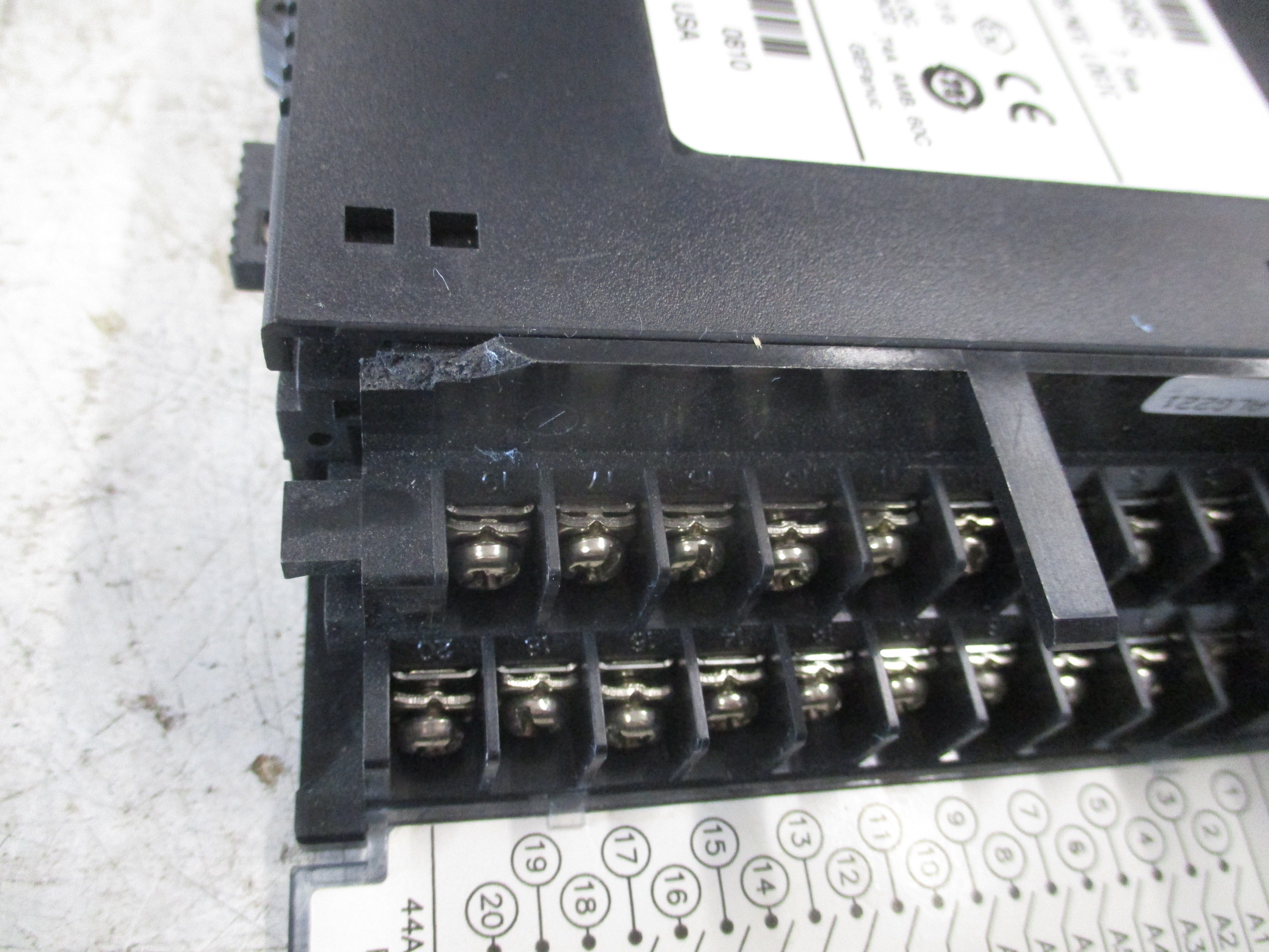 GE Fanuc Input Module IC693MDL645G 24VDC 16 PT *Broken Cover Support* Used