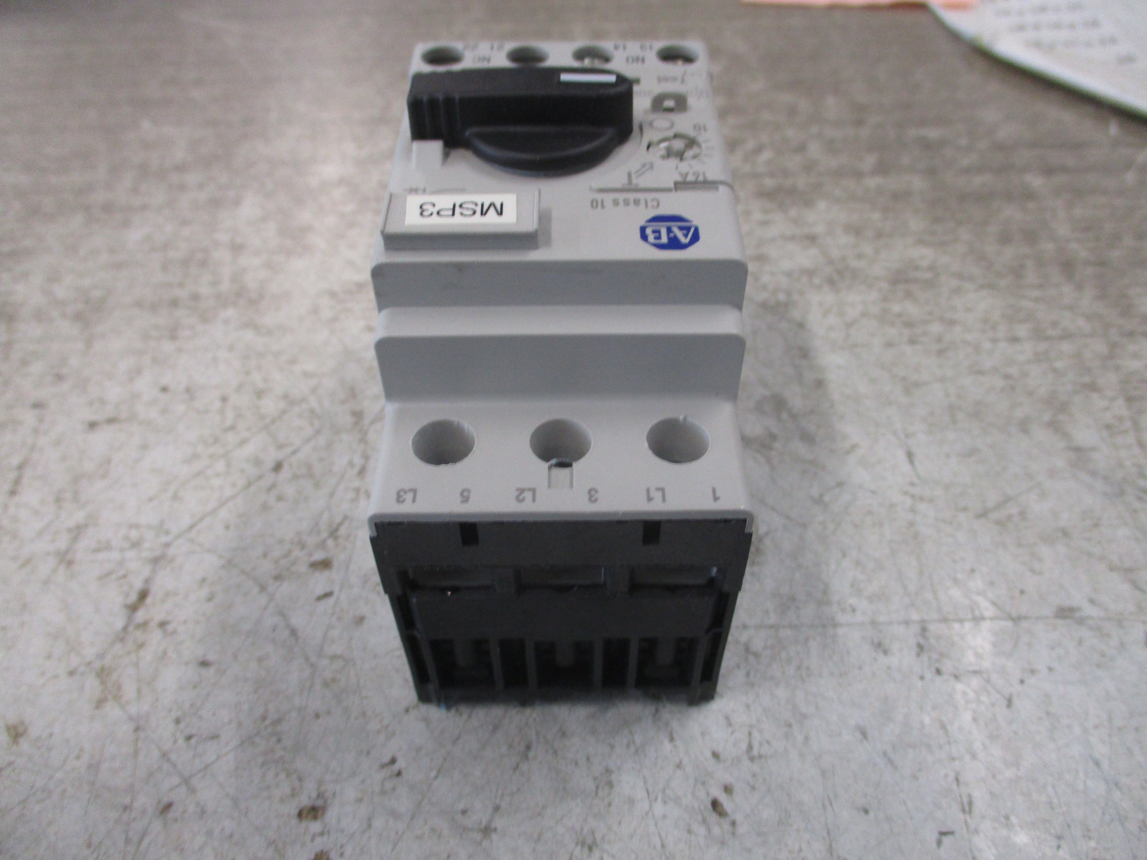 Allen-Bradley Motor Protector 140M-C2E-C16 Ser. C Trip: 10-16A *Chipped Base*