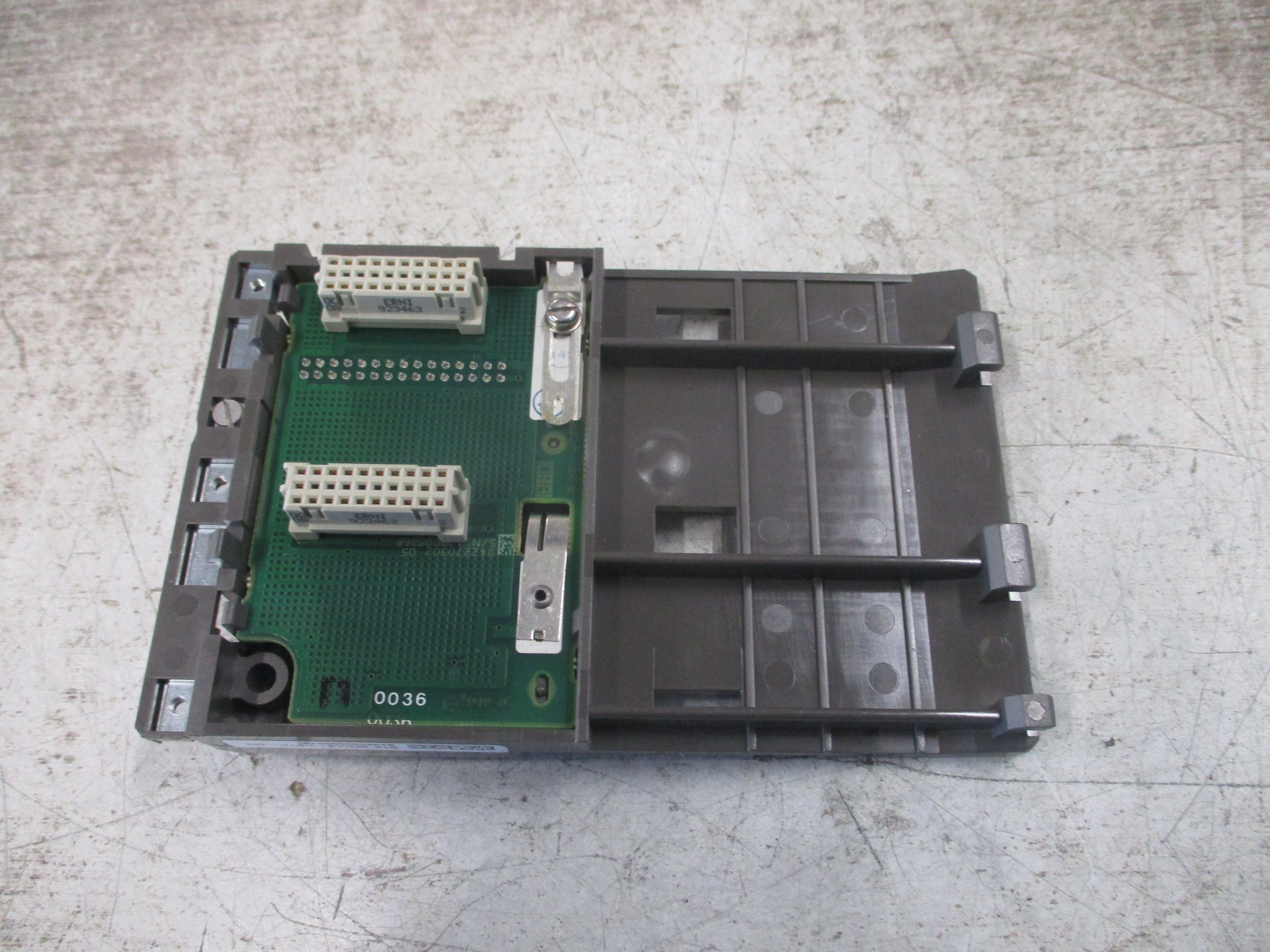 Schneider TSX Compact Secondary Subrack DTA202/AS-HDTA-202 2-Slot Used