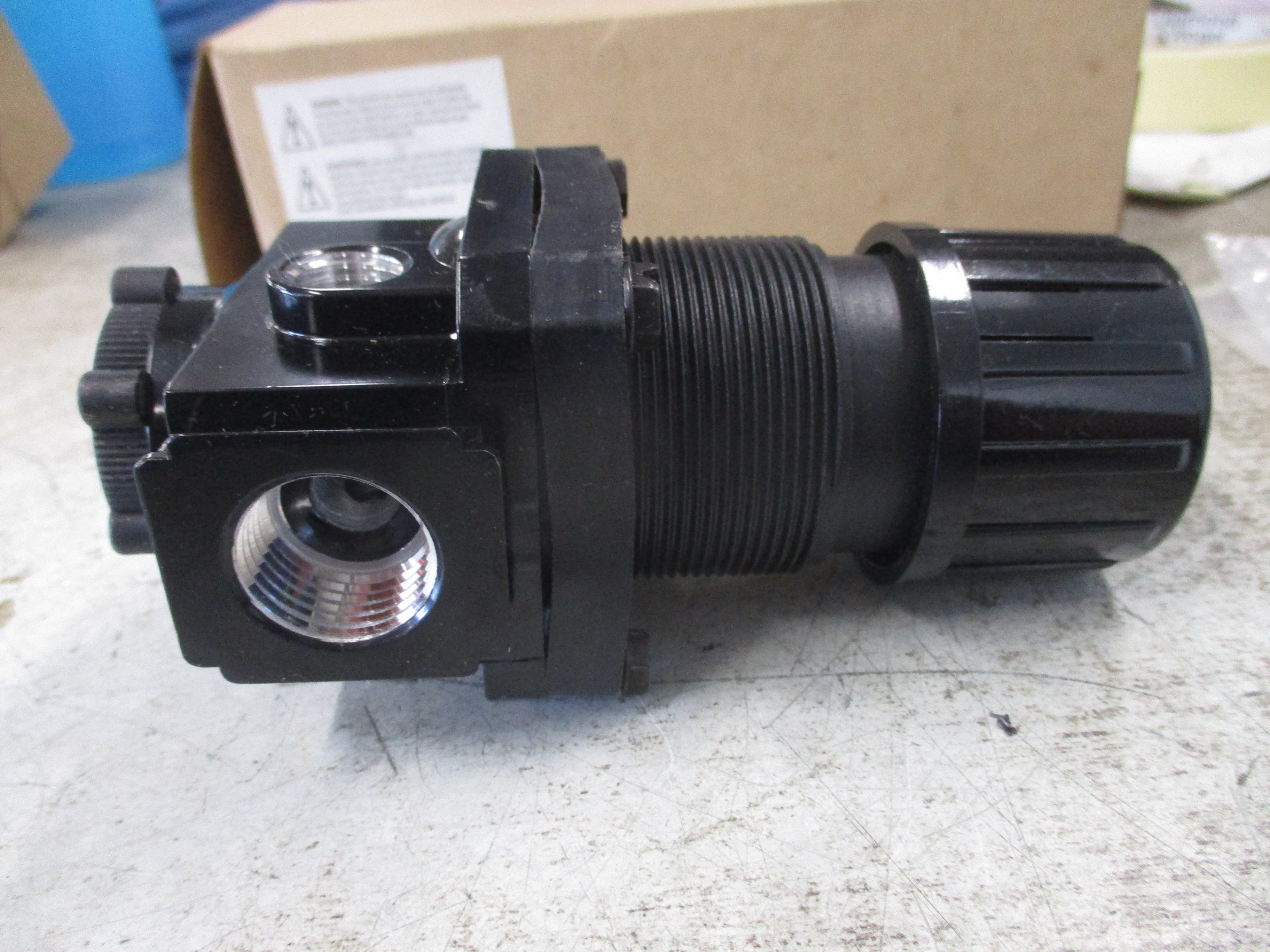 Arrow pneumatics Regulator R354 1/2" New Surplus