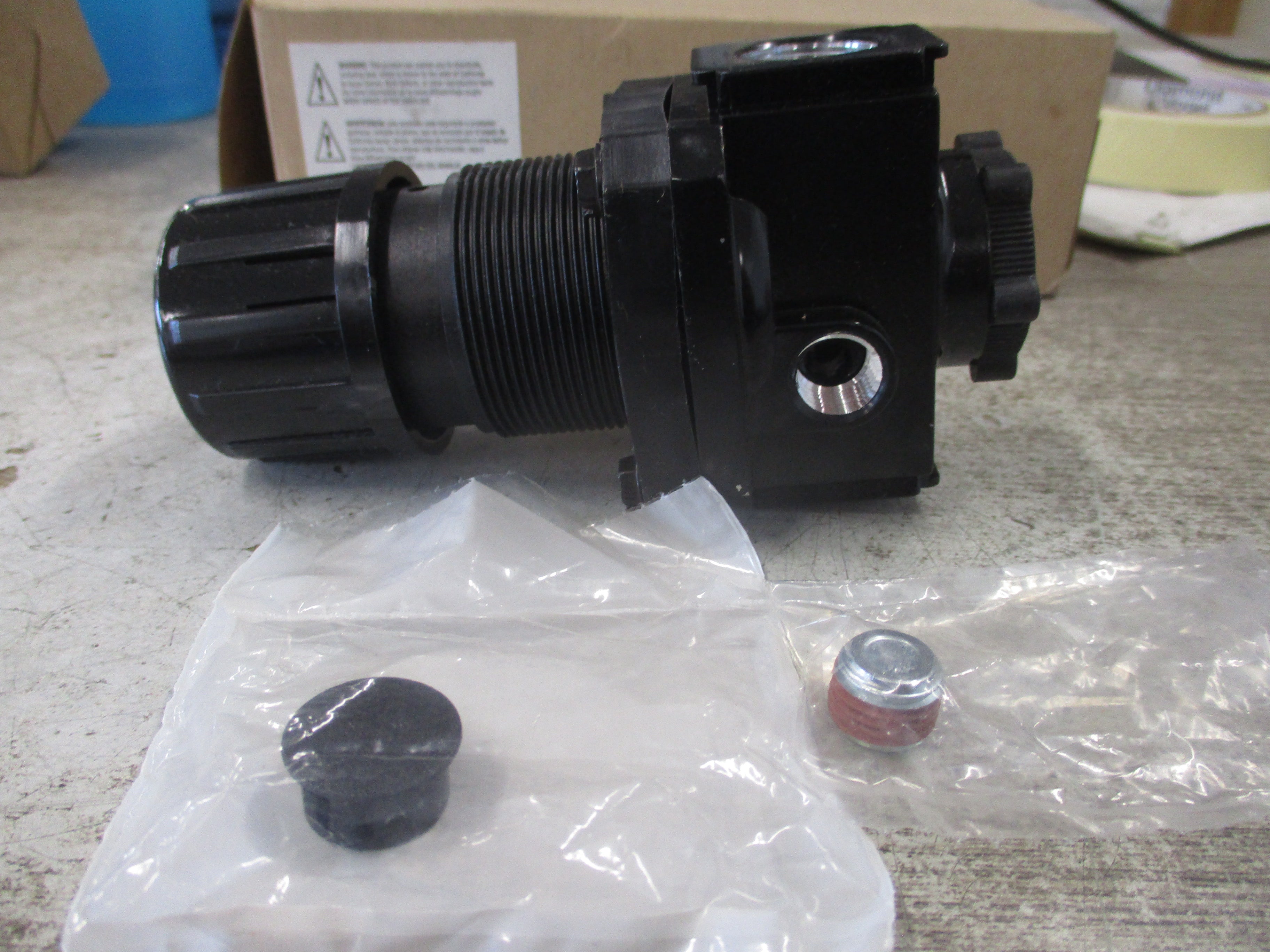 Arrow pneumatics Regulator R354 1/2" New Surplus