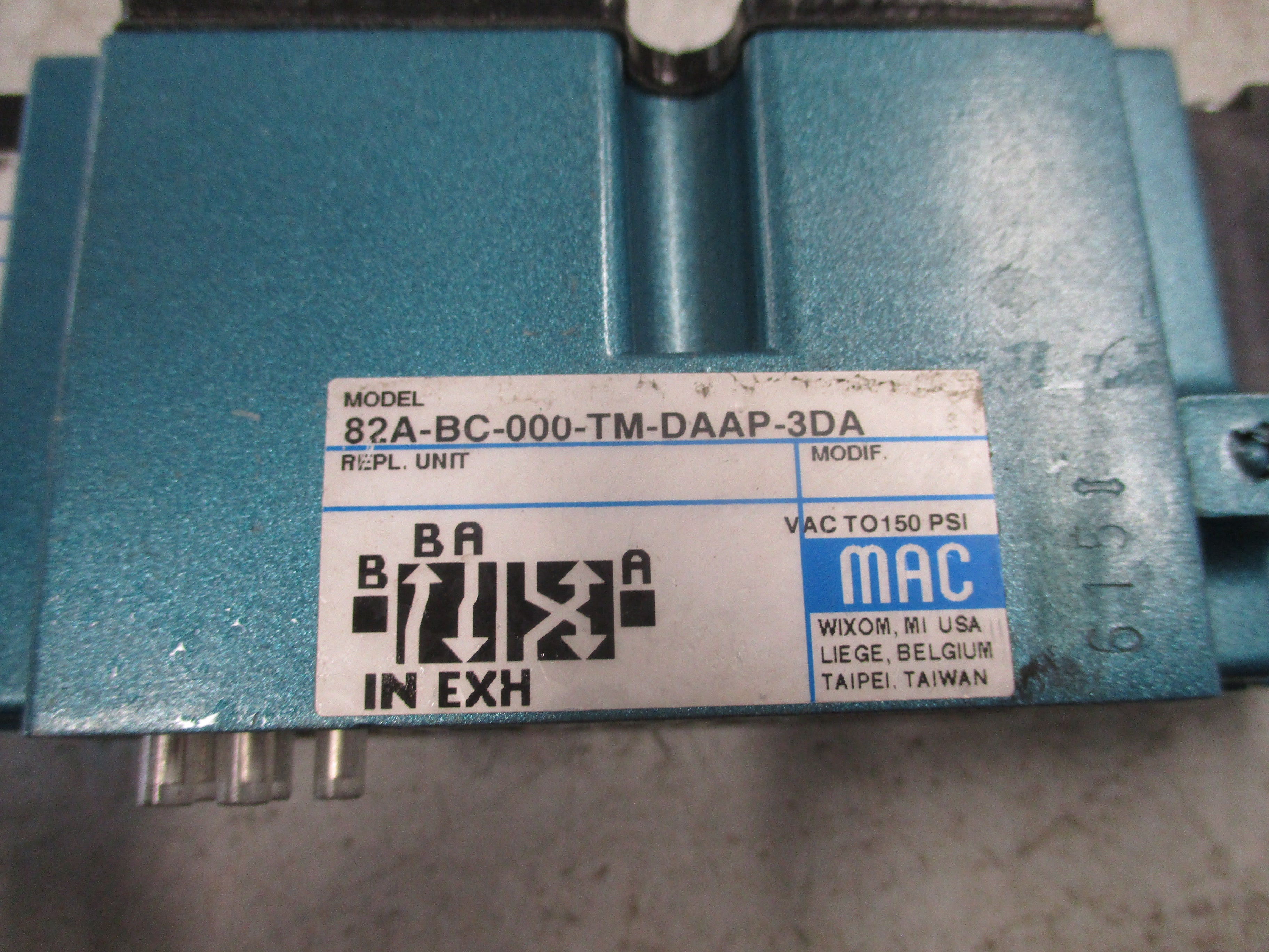 MAC Solenoid Valve 82A-BC-000-TM-DAAP-3DA VAC-150PSI Used