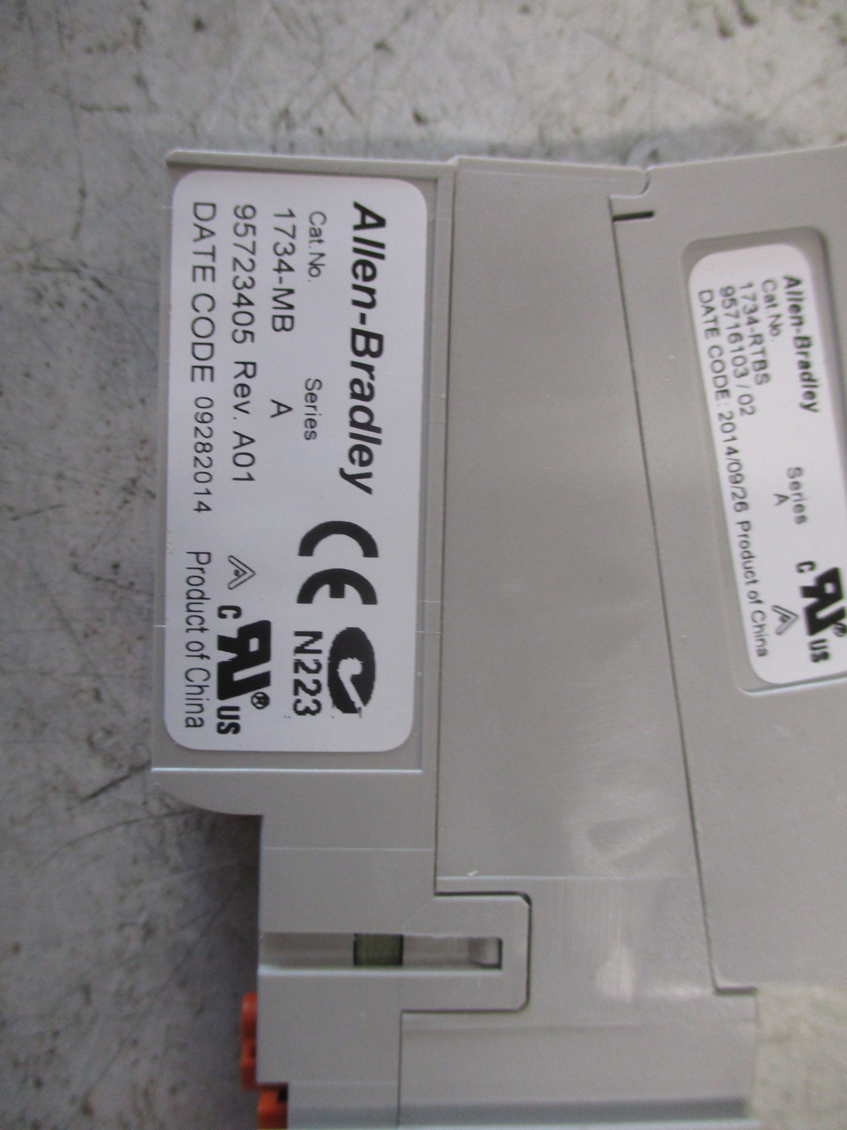 Allen-Bradley Mounting Base 1734-MB Ser. A Rev. A01 W/1734-RTBS Module