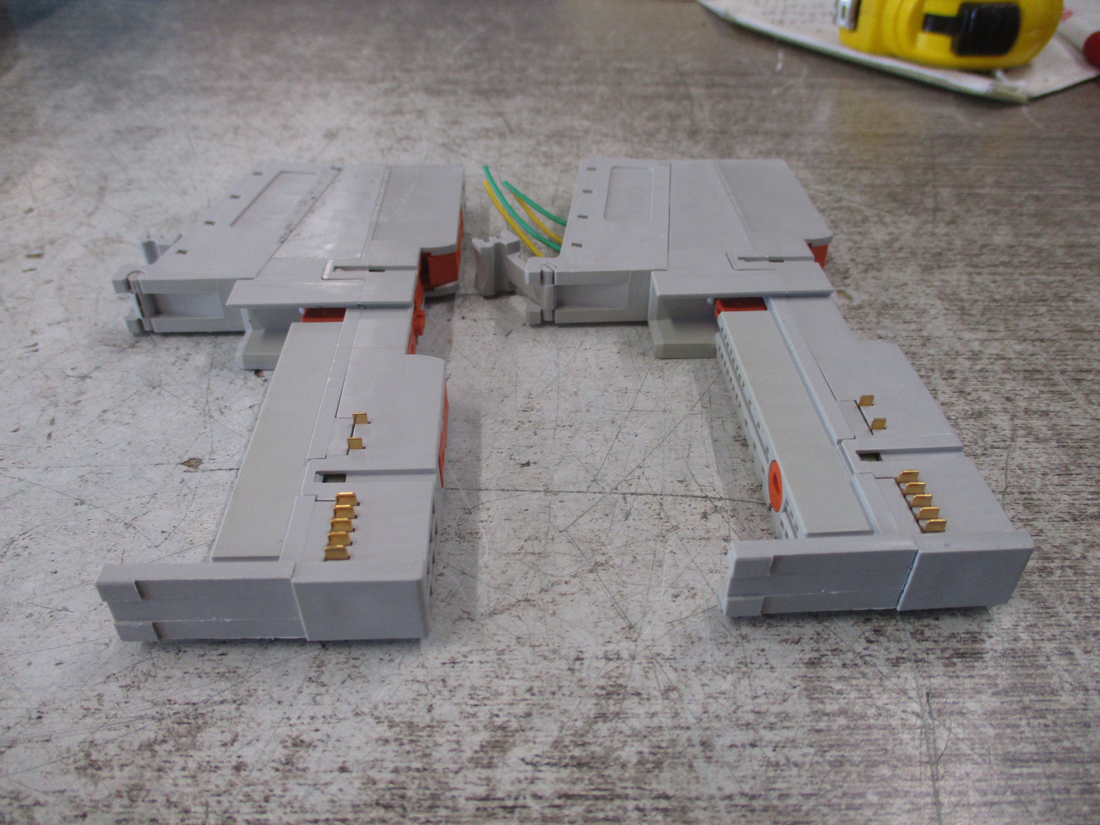 Allen-Bradley Mounting Base 1734-MB Ser. A Rev. A01 W/1734-RTBS Module