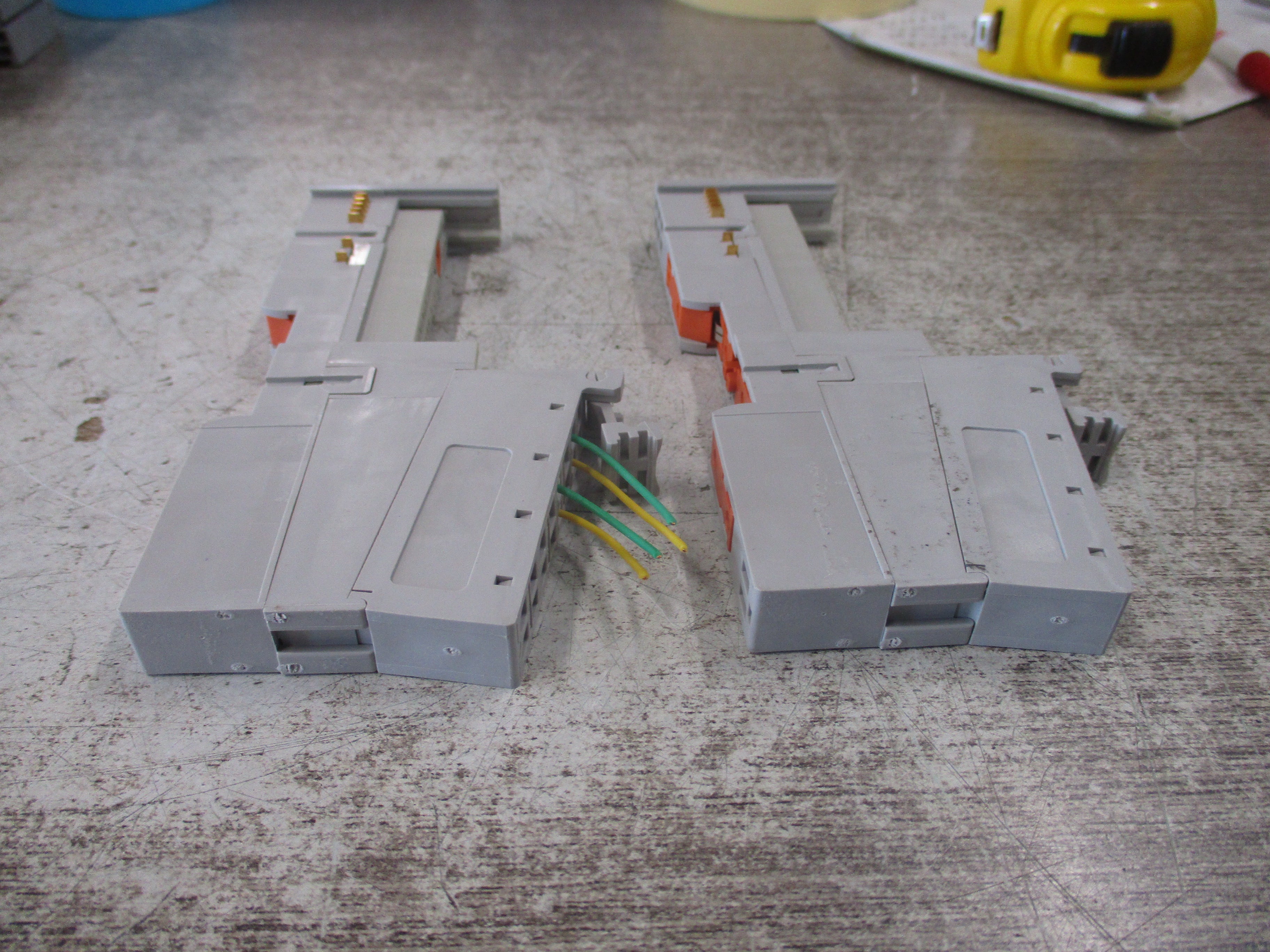 Allen-Bradley Mounting Base 1734-MB Ser. A Rev. A01 W/1734-RTBS Module