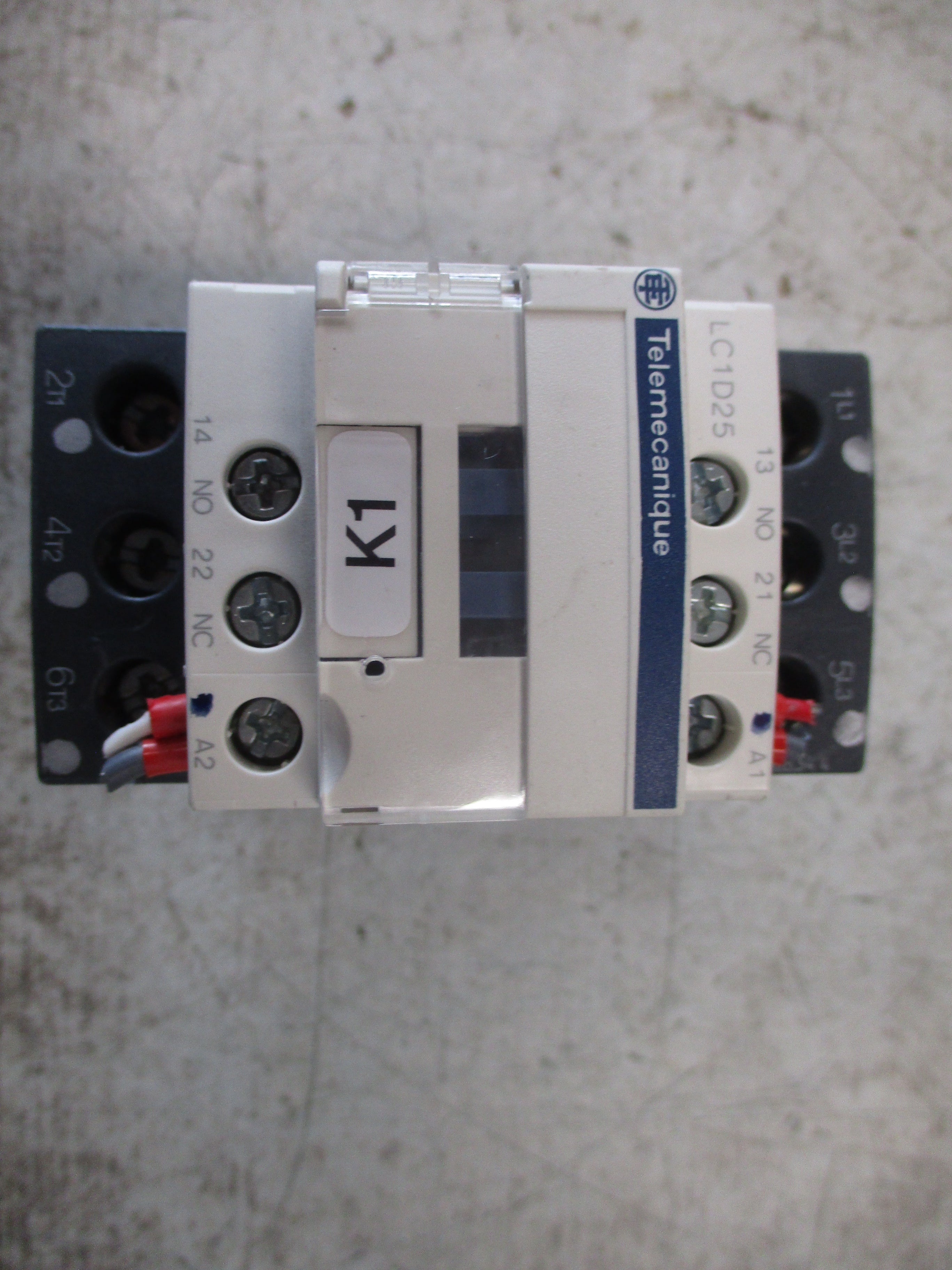 Telemecanique Contactor LC1D25 120V Coil 40A 600V Used