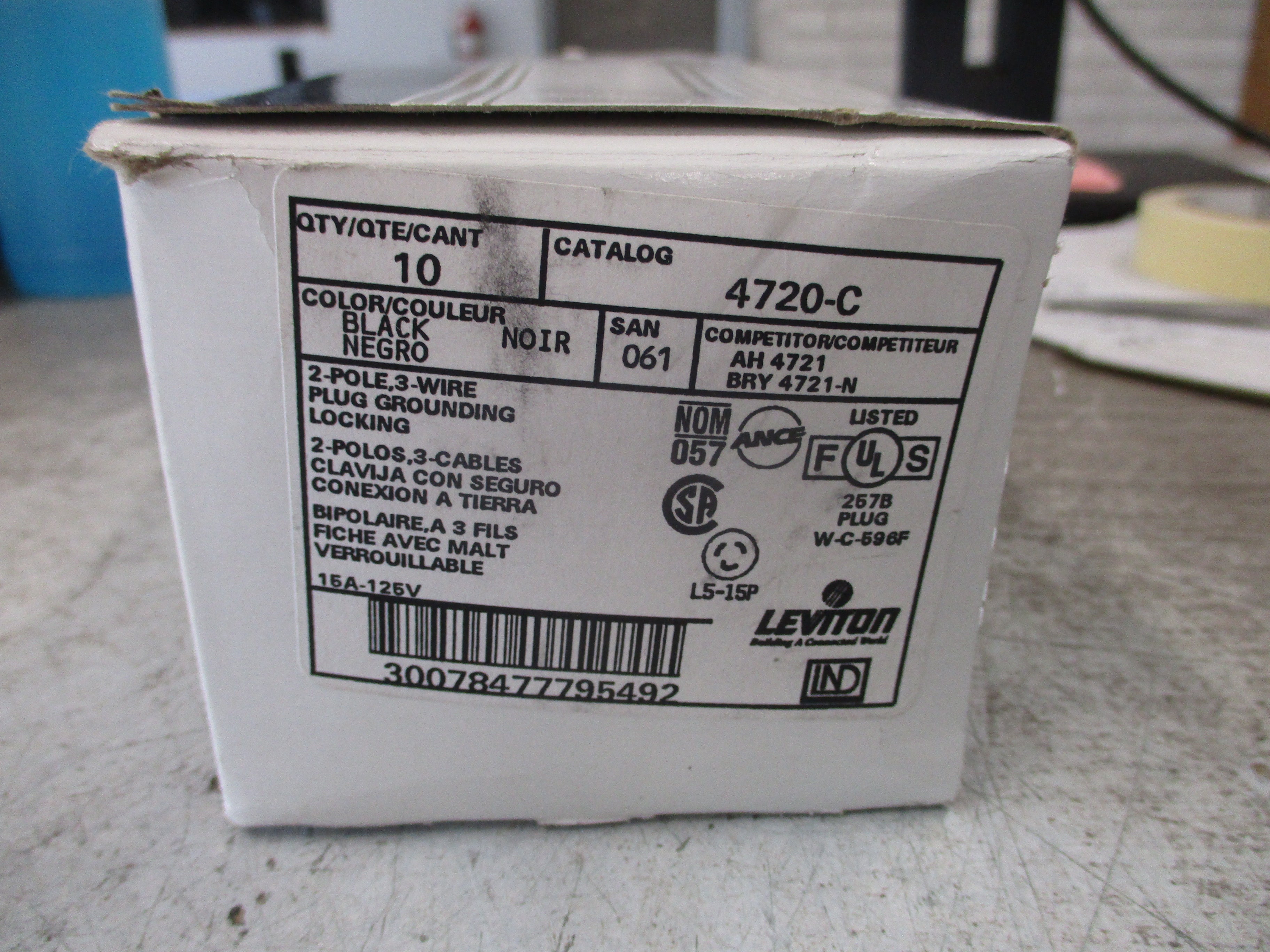 Leviton Locking Plug 4720-C 15A 125V 2P 3W Nema L5-15P *Box of 10* New Surplus