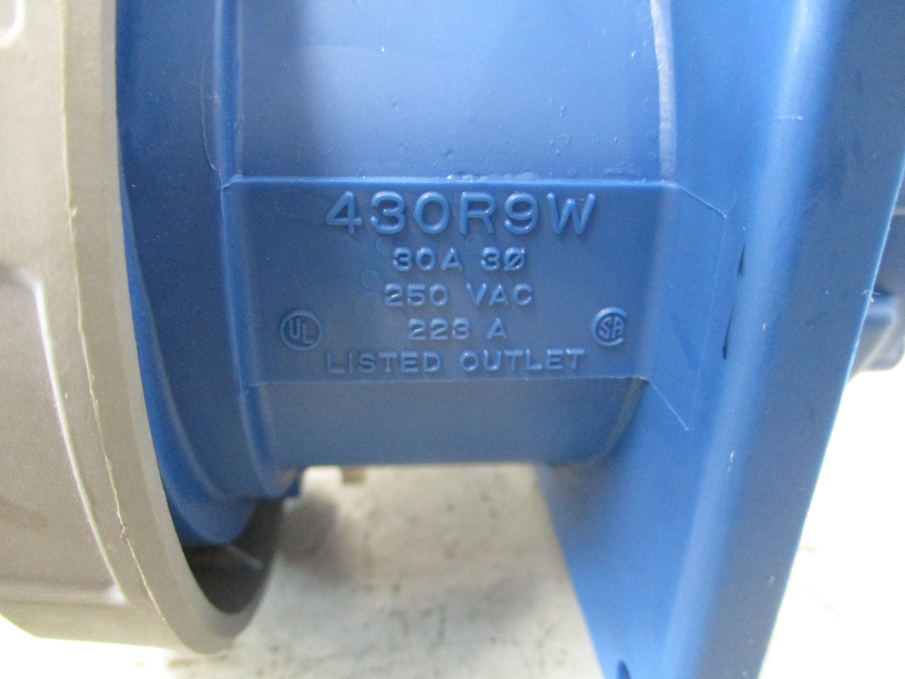 Hubbell Receptacle 430R9W 30A 250V 3Ph Used