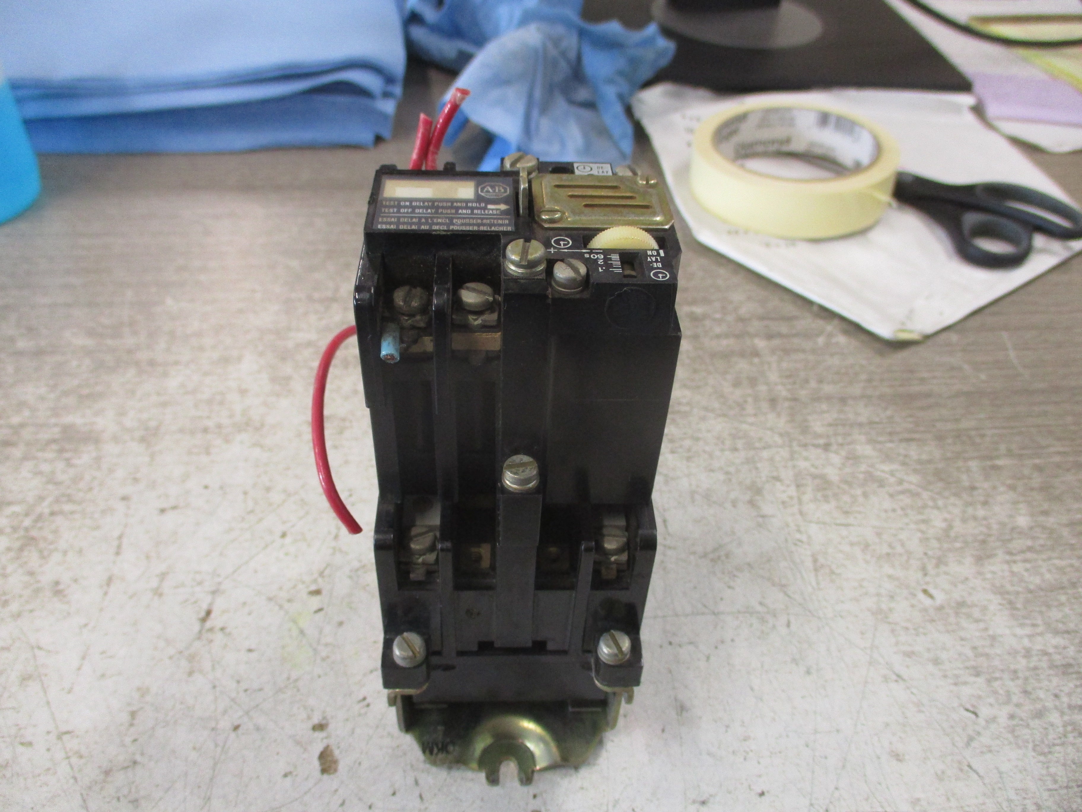 Allen-Bradley AC Relay W/Pneumatic Time Delay unit 700-NT200A1 Ser. C 120V Coil