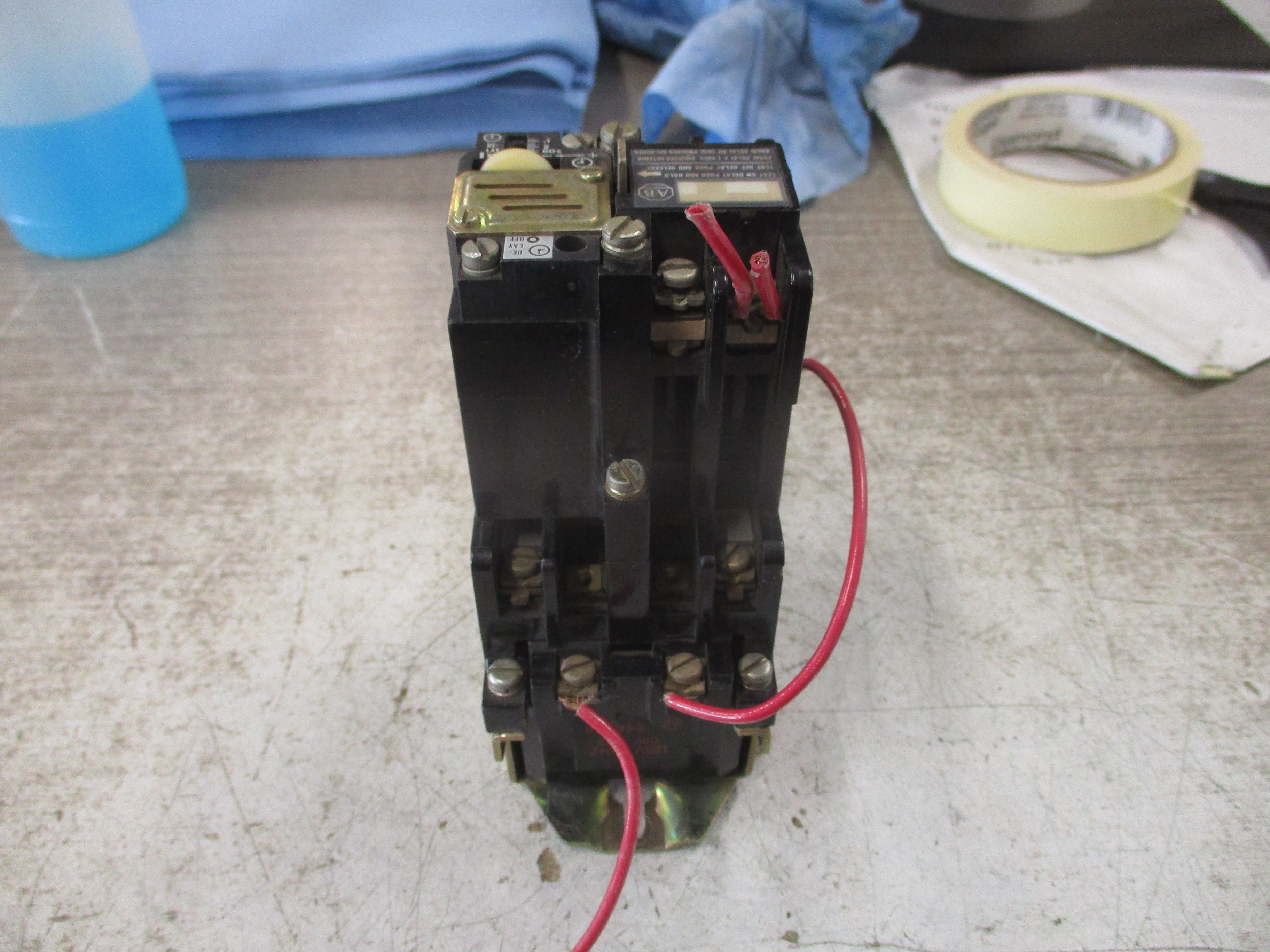 Allen-Bradley AC Relay W/Pneumatic Time Delay unit 700-NT200A1 Ser. C 120V Coil