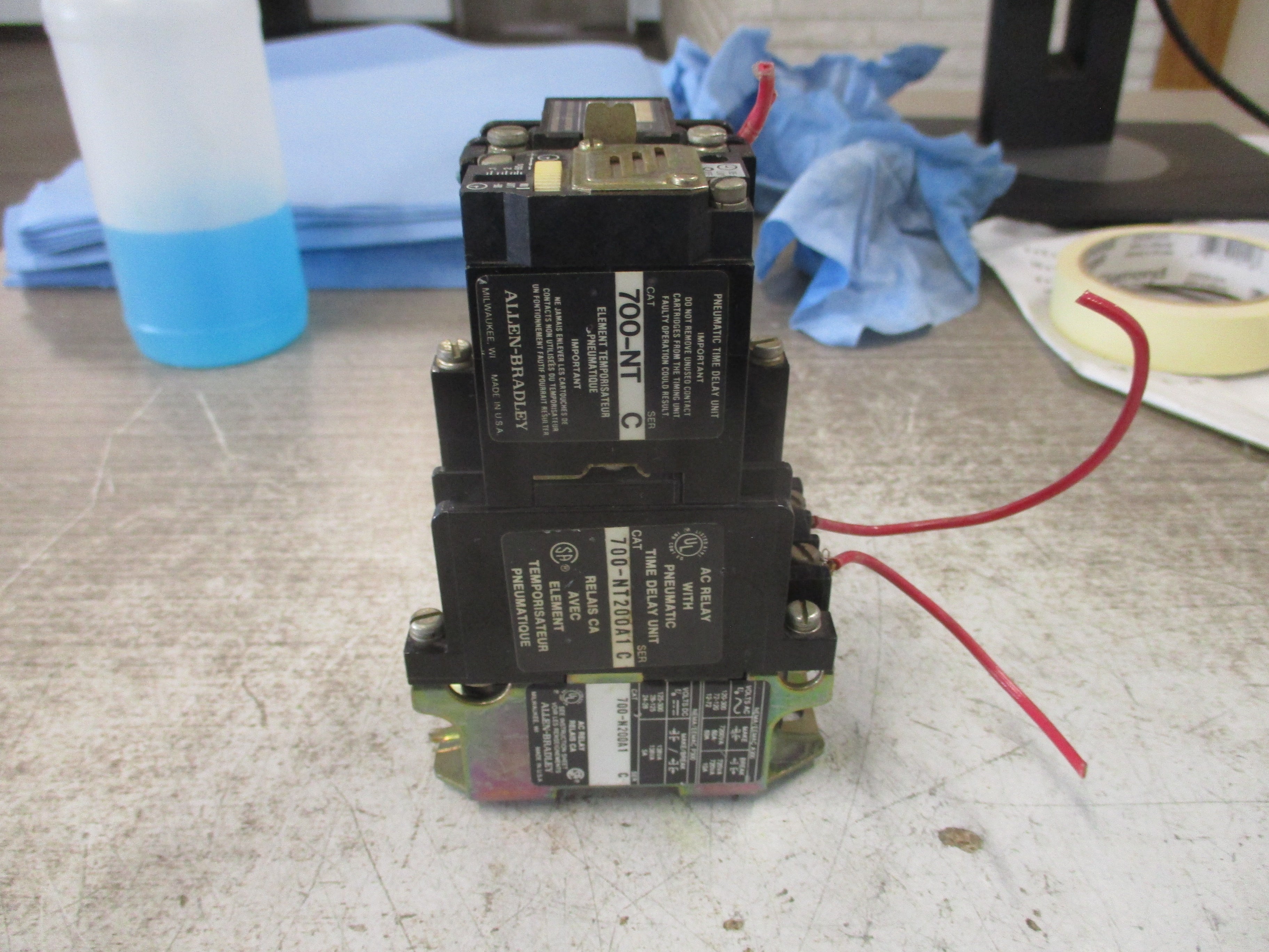 Allen-Bradley AC Relay W/Pneumatic Time Delay unit 700-NT200A1 Ser. C 120V Coil