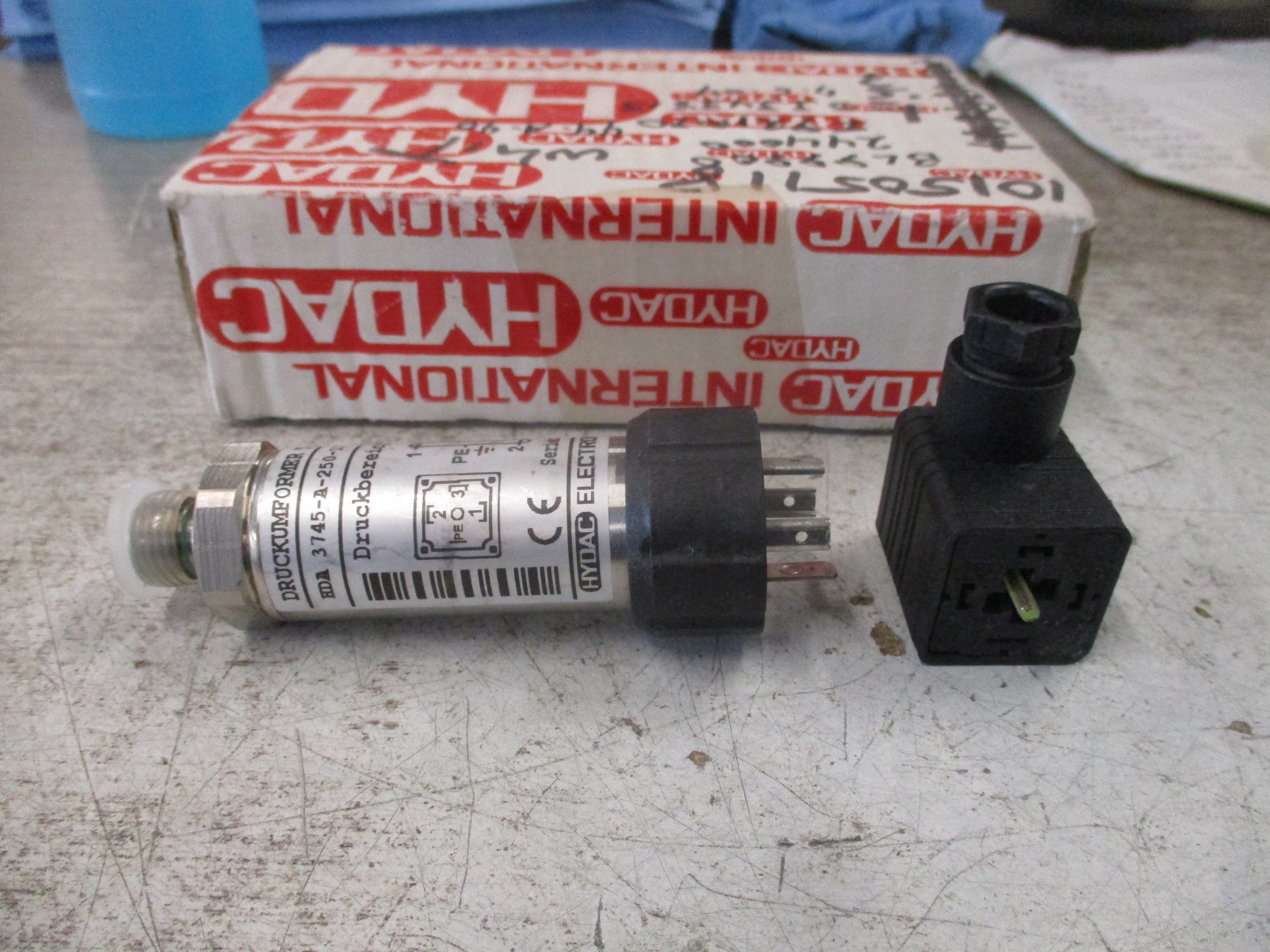 Hydac Pressure Transducer HDA 3745-A-250-174 New Surplus