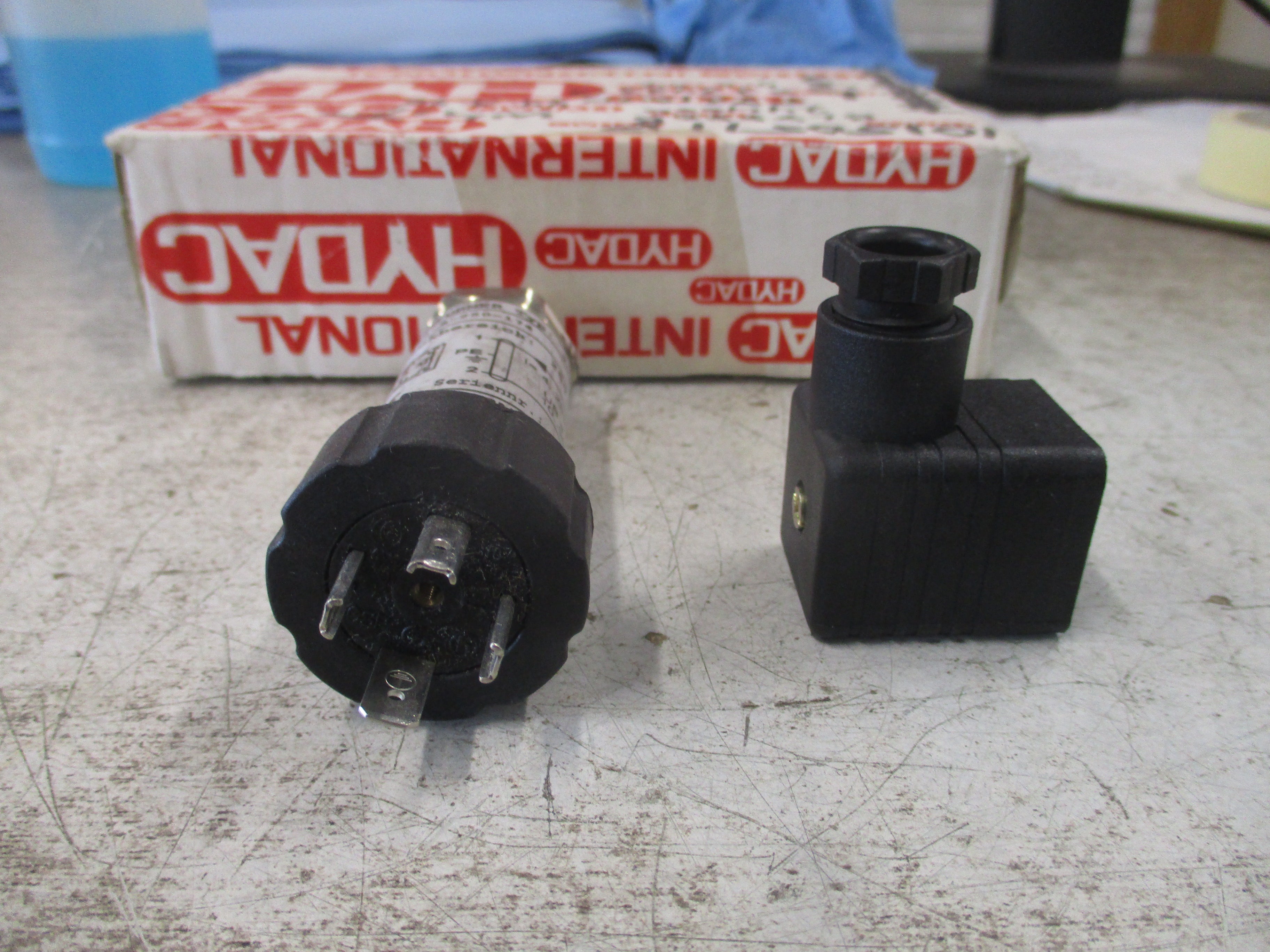 Hydac Pressure Transducer HDA 3745-A-250-174 New Surplus