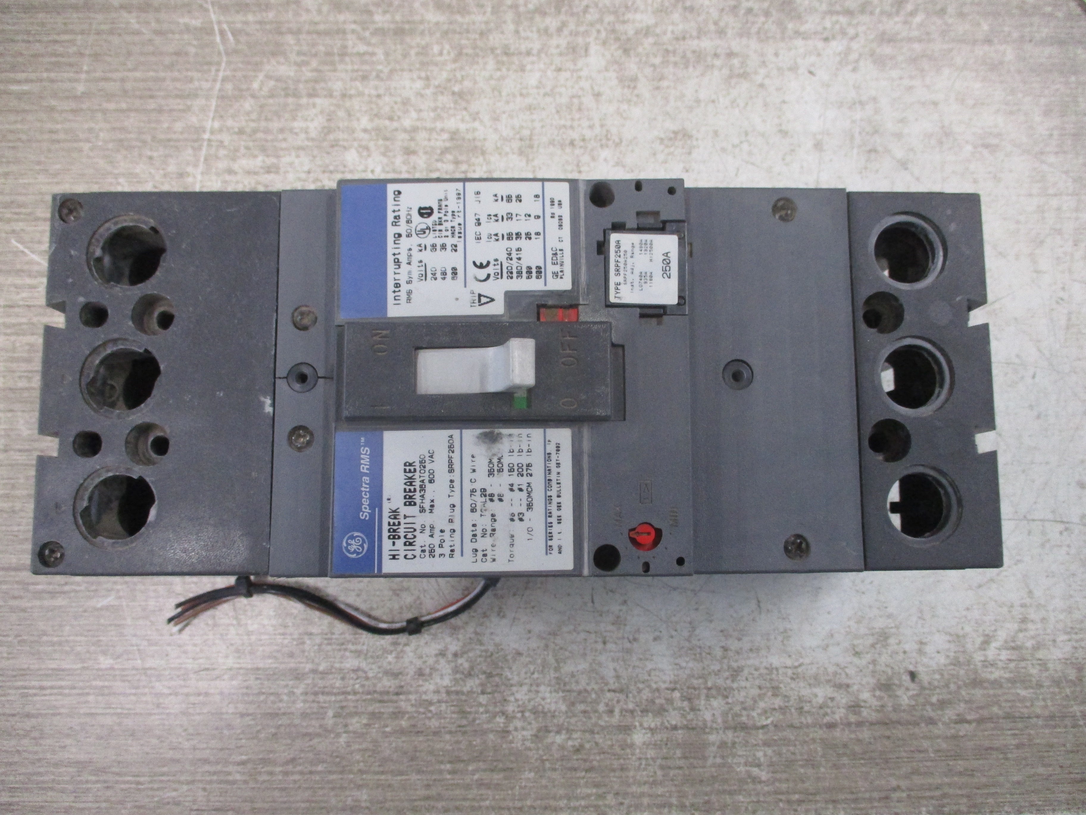 GE Spectra RMS Hi-Break Circuit Breaker SFHA3BAT0250 250A 600V 3P Used