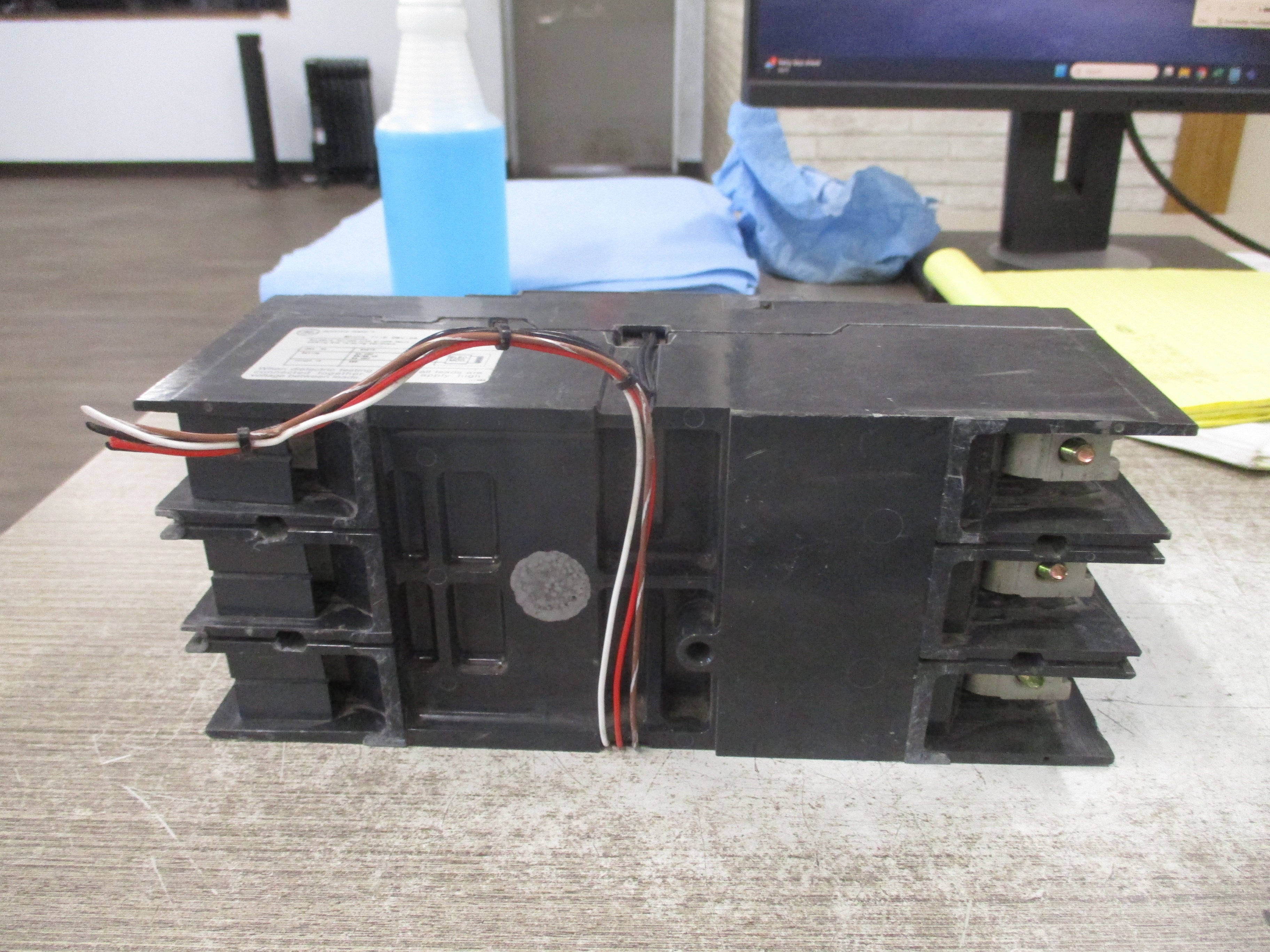 GE Spectra RMS Hi-Break Circuit Breaker SFHA3BAT0250 250A 600V 3P Used