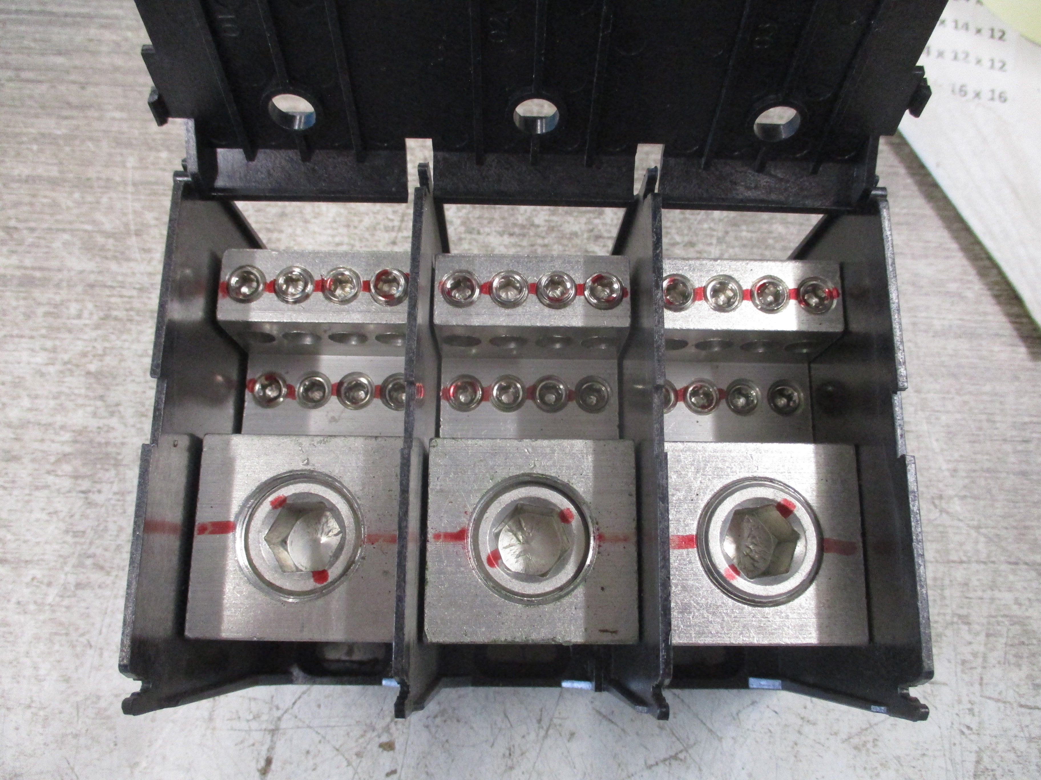 Marathon Power Distribution Block 1333585 CH 420A 600V 3P Line: 600-3/0