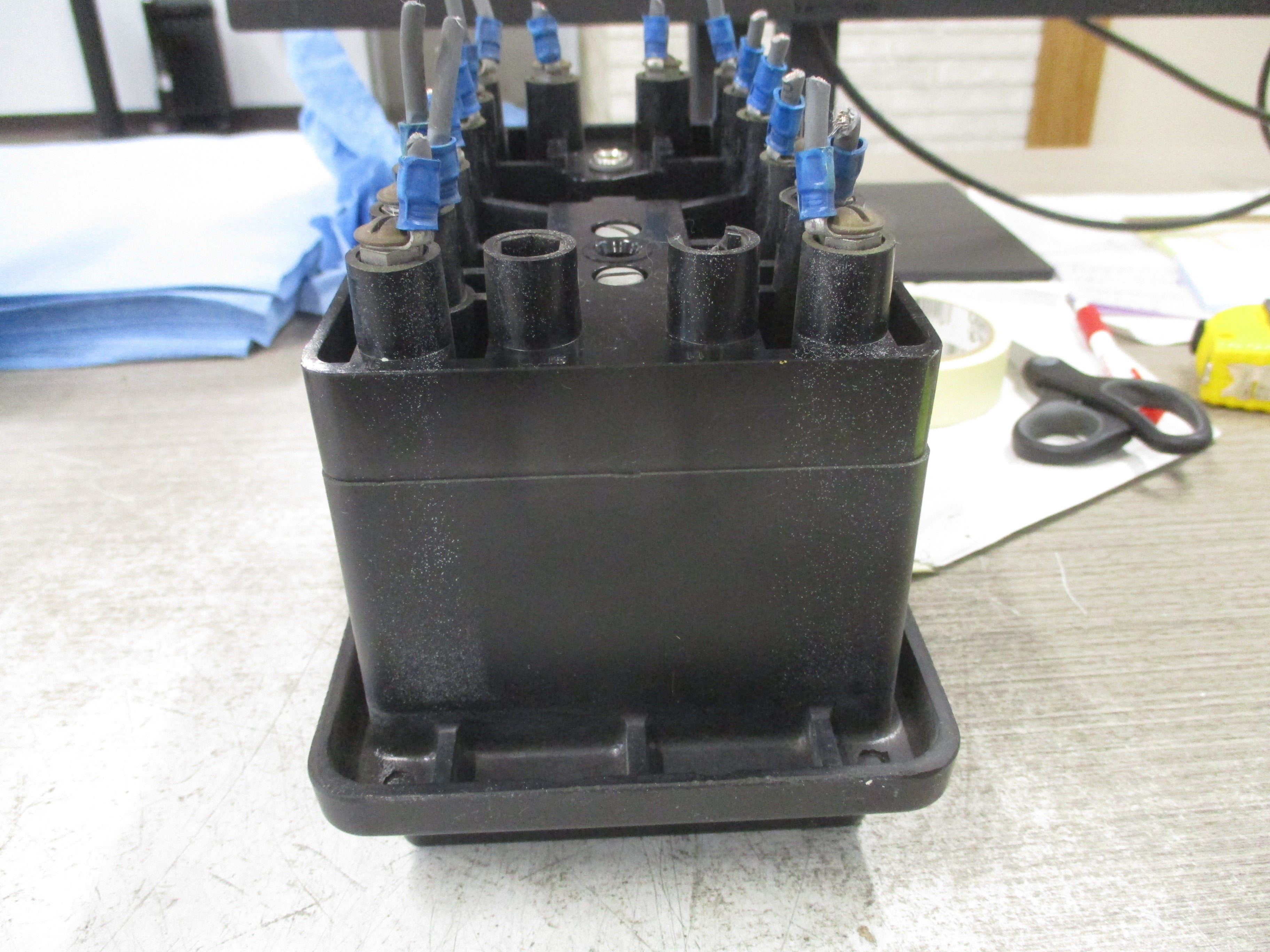 Westinghouse Type MG-6 Auxiliary Relay 289B360A17 32VDC *Chipped Insulator* Used